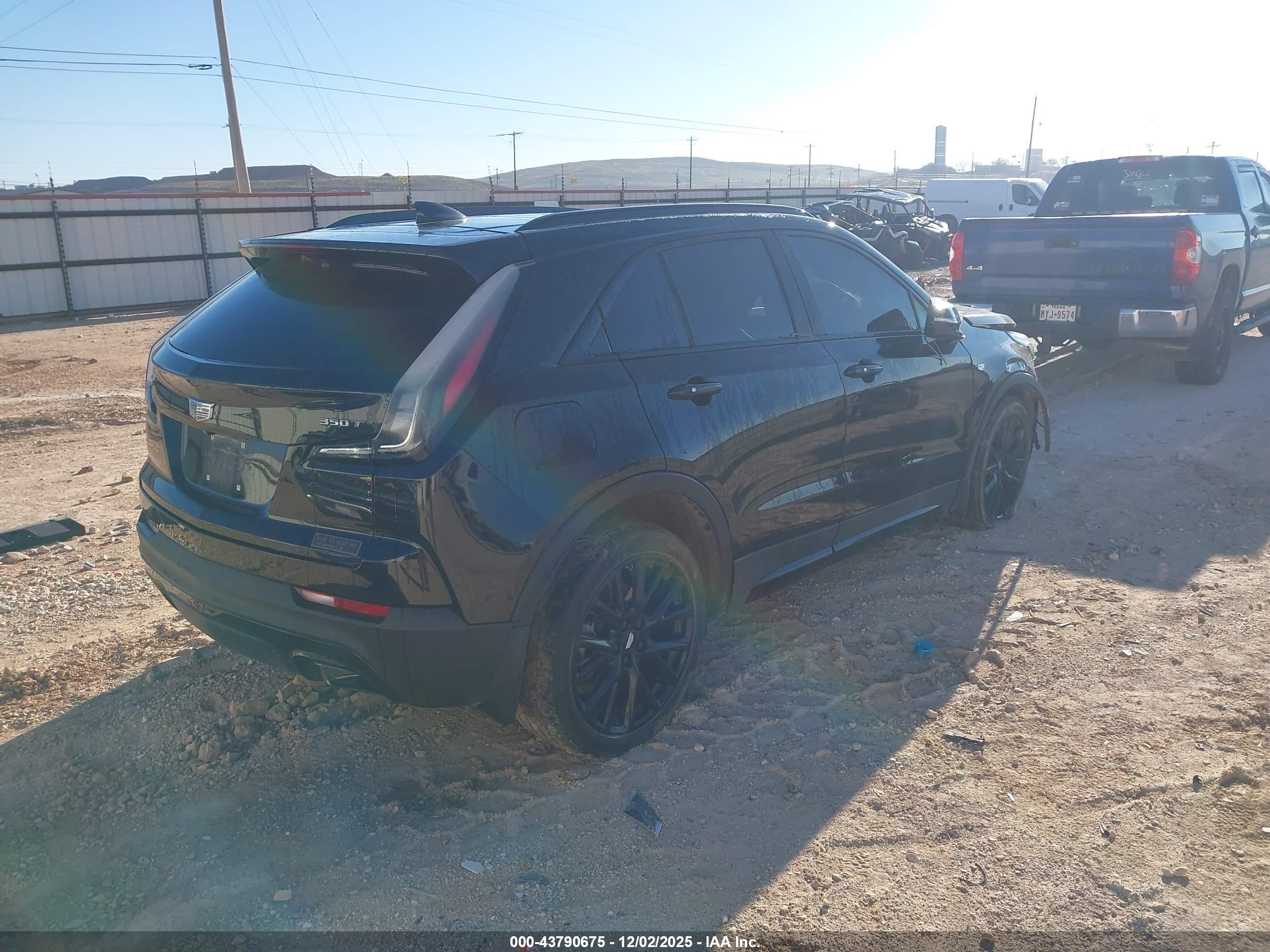 CADILLAC XT4 image 4