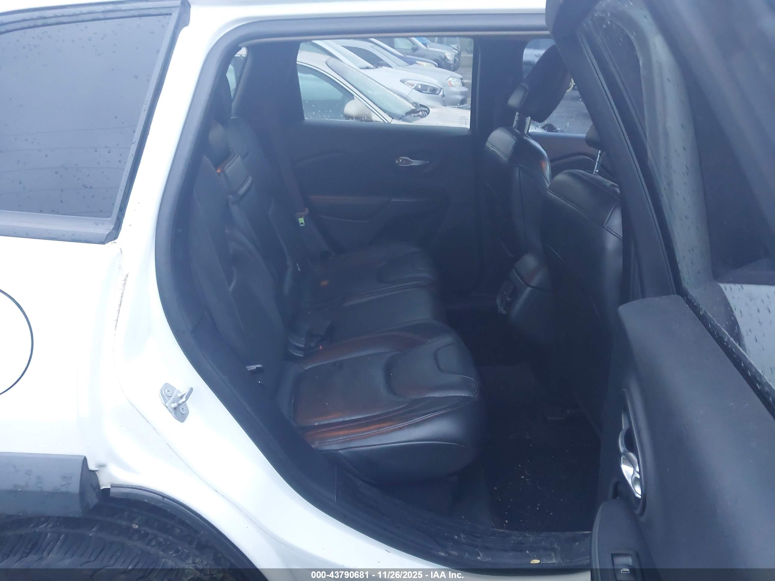 JEEP CHEROKEE image 8