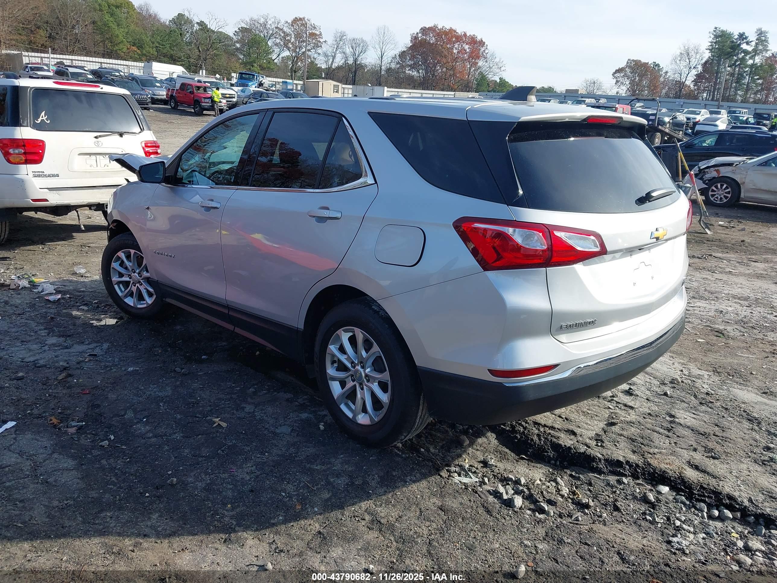 CHEVROLET EQUINOX image 3