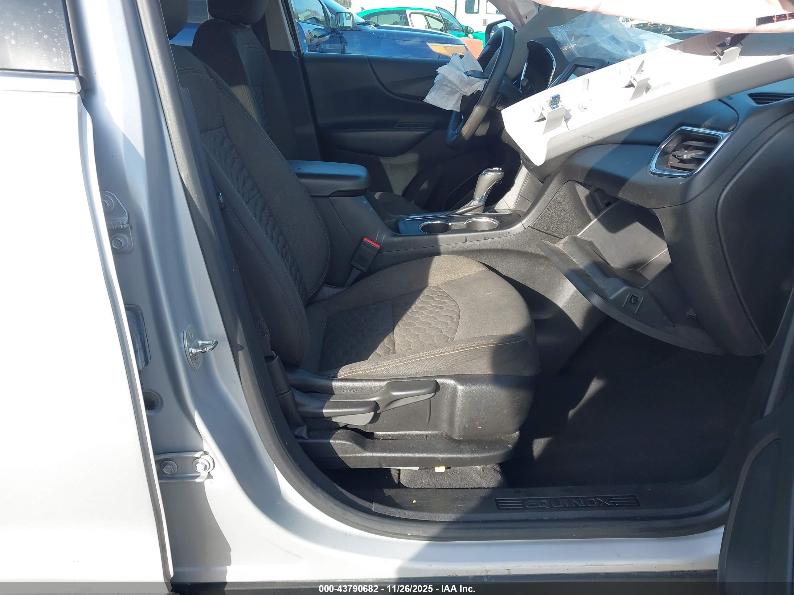 CHEVROLET EQUINOX image 5