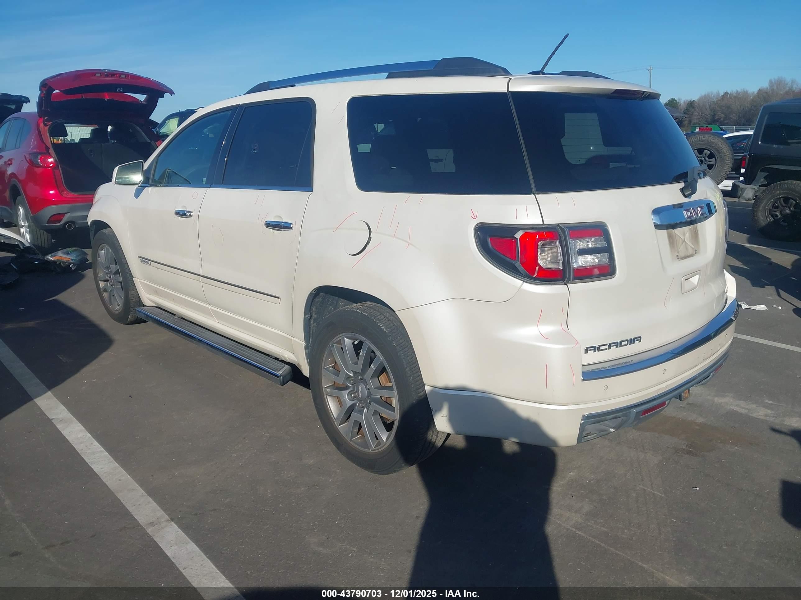 GMC ACADIA image 3
