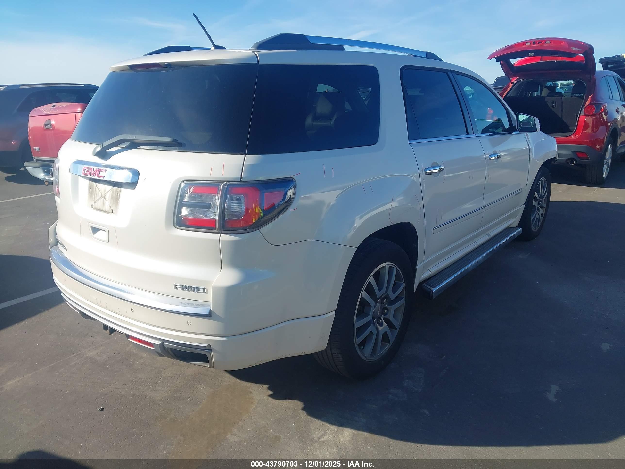 GMC ACADIA image 4