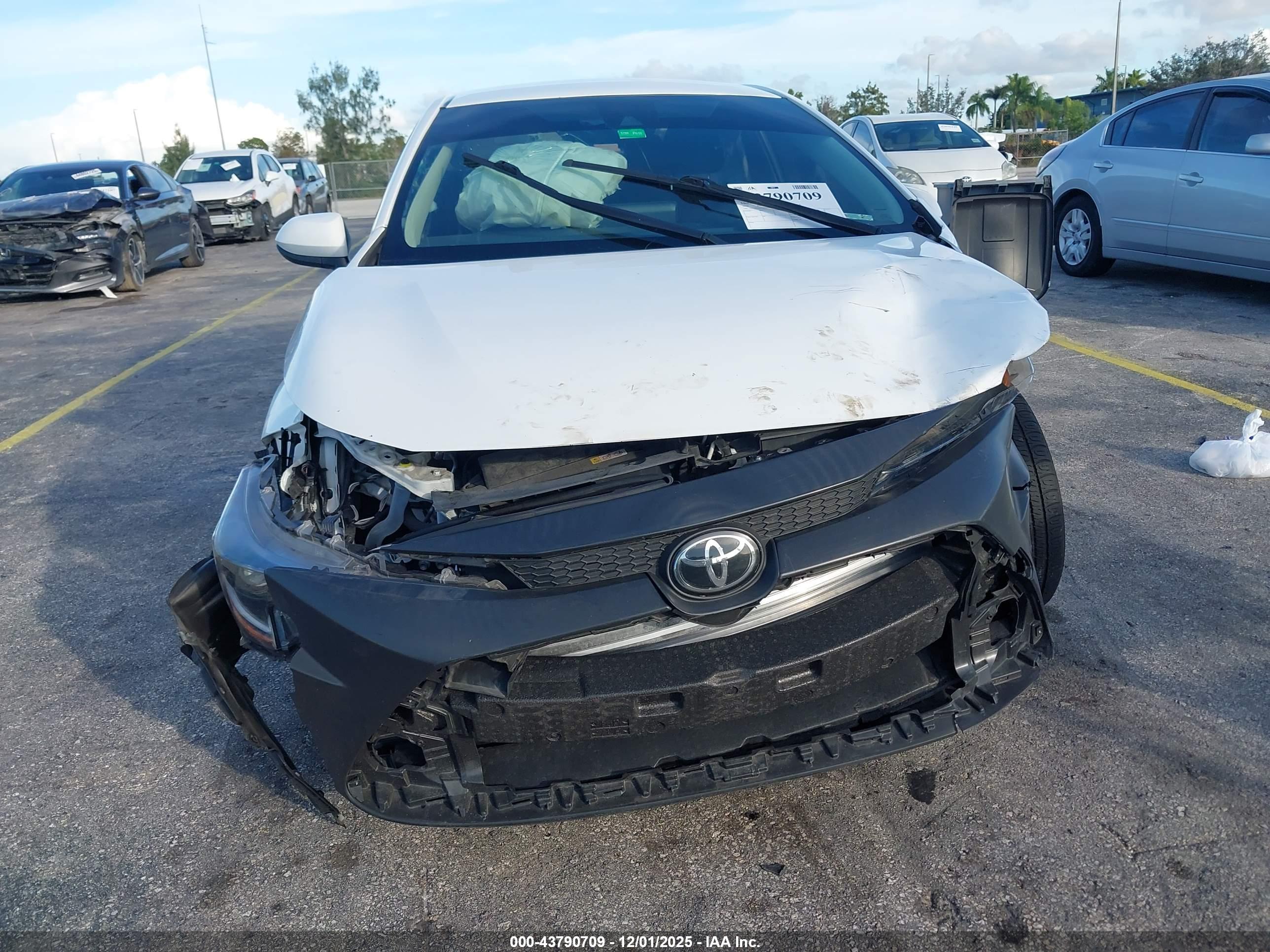 TOYOTA COROLLA image 6