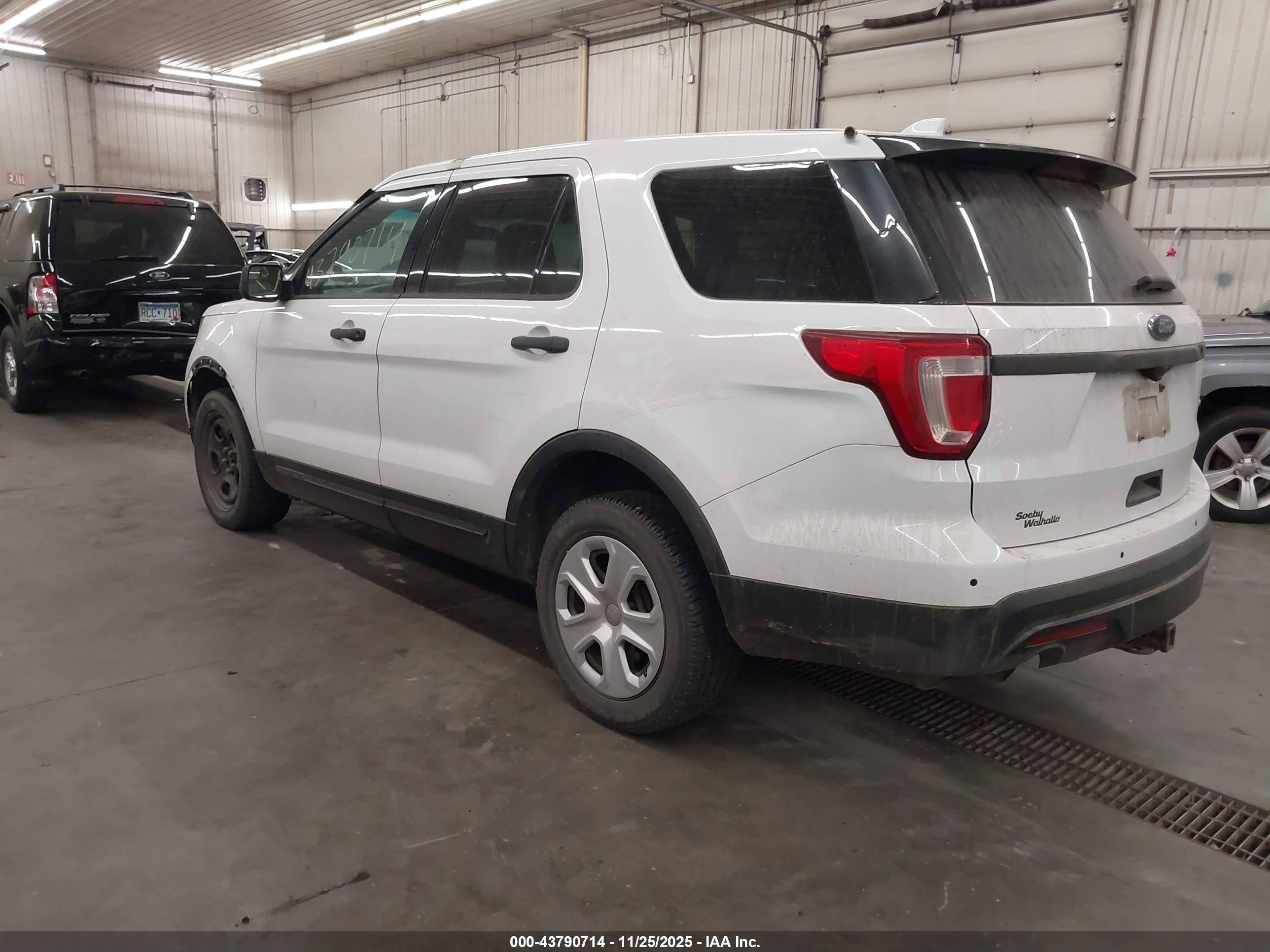 FORD UTILITY image 3