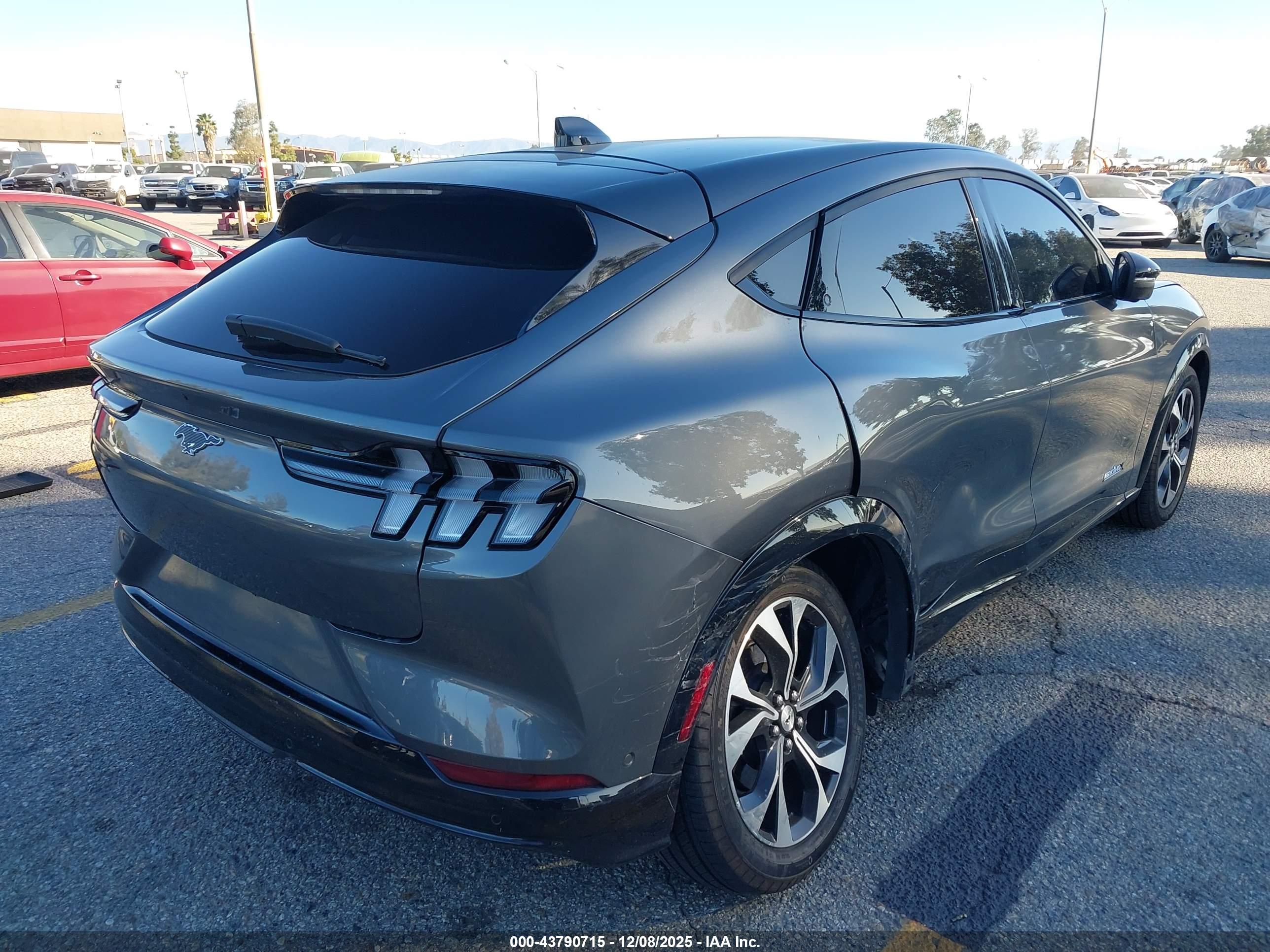 FORD MUSTANG image 4