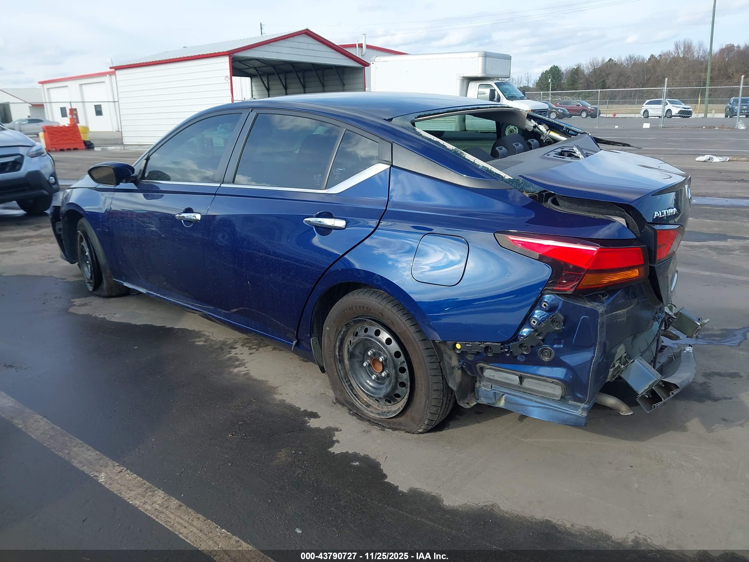 NISSAN ALTIMA image 3