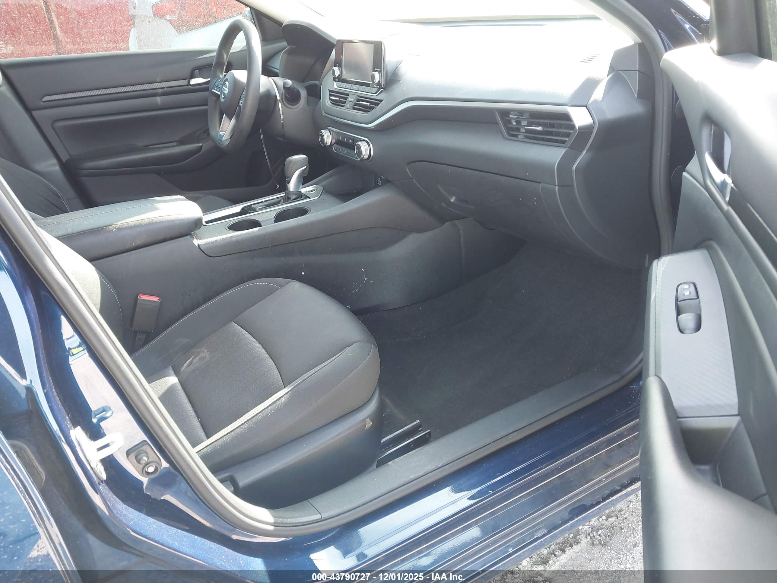 NISSAN ALTIMA image 5
