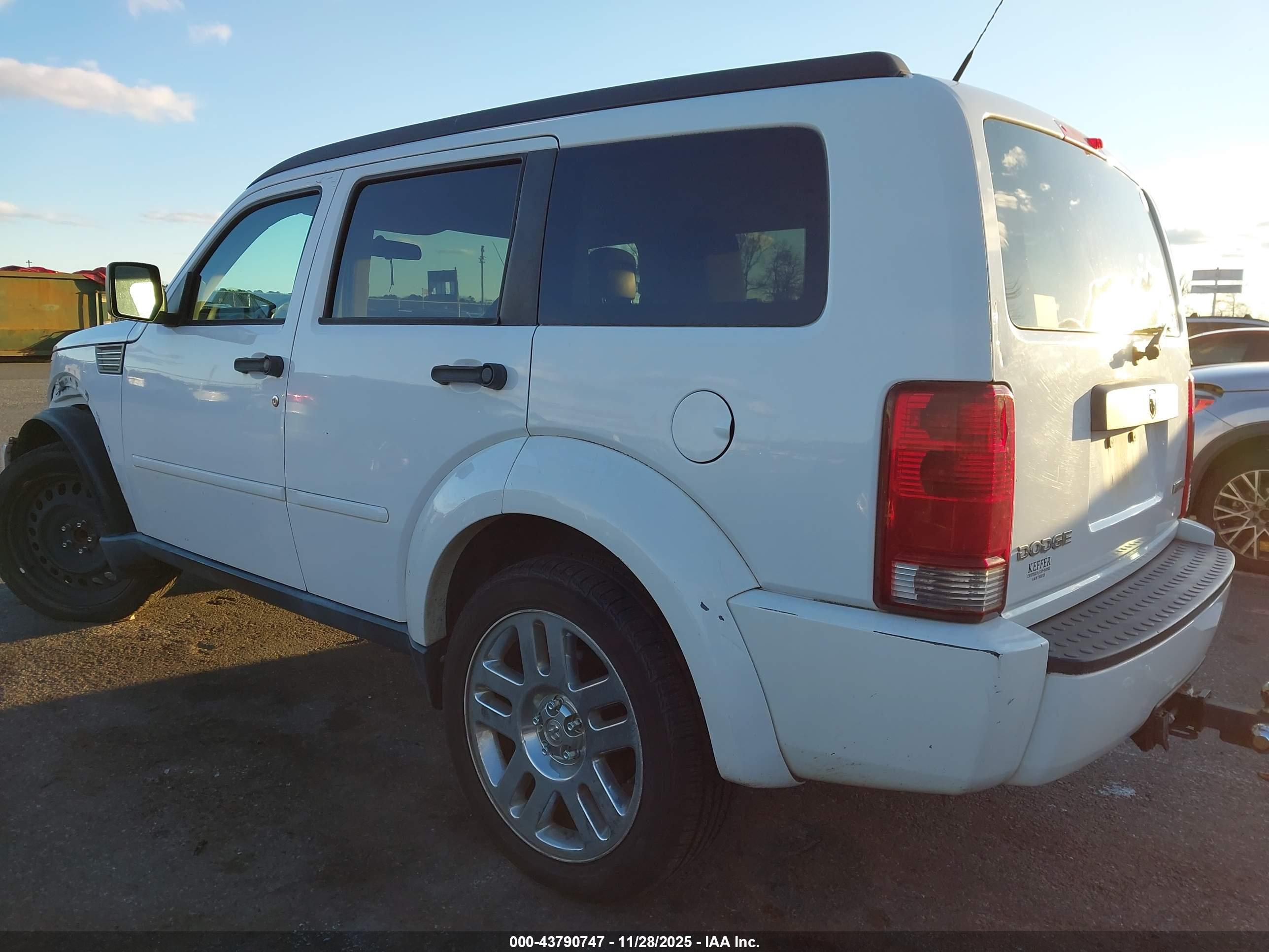 DODGE NITRO image 3
