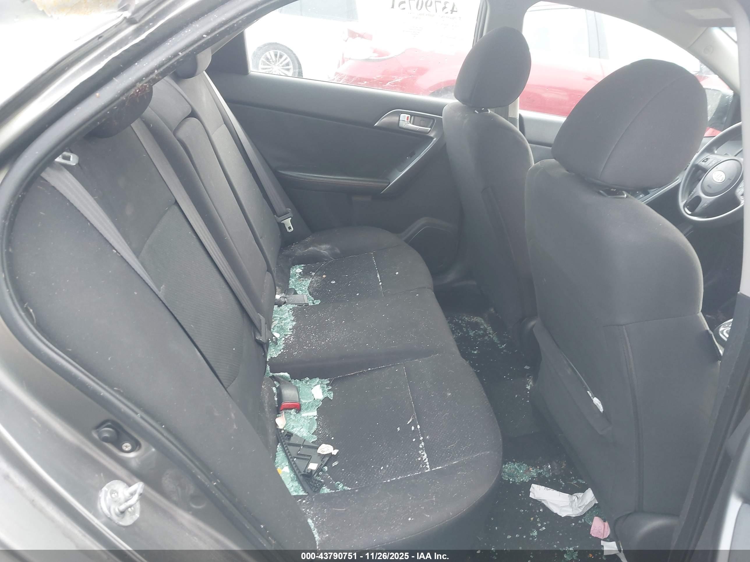 KIA FORTE image 8
