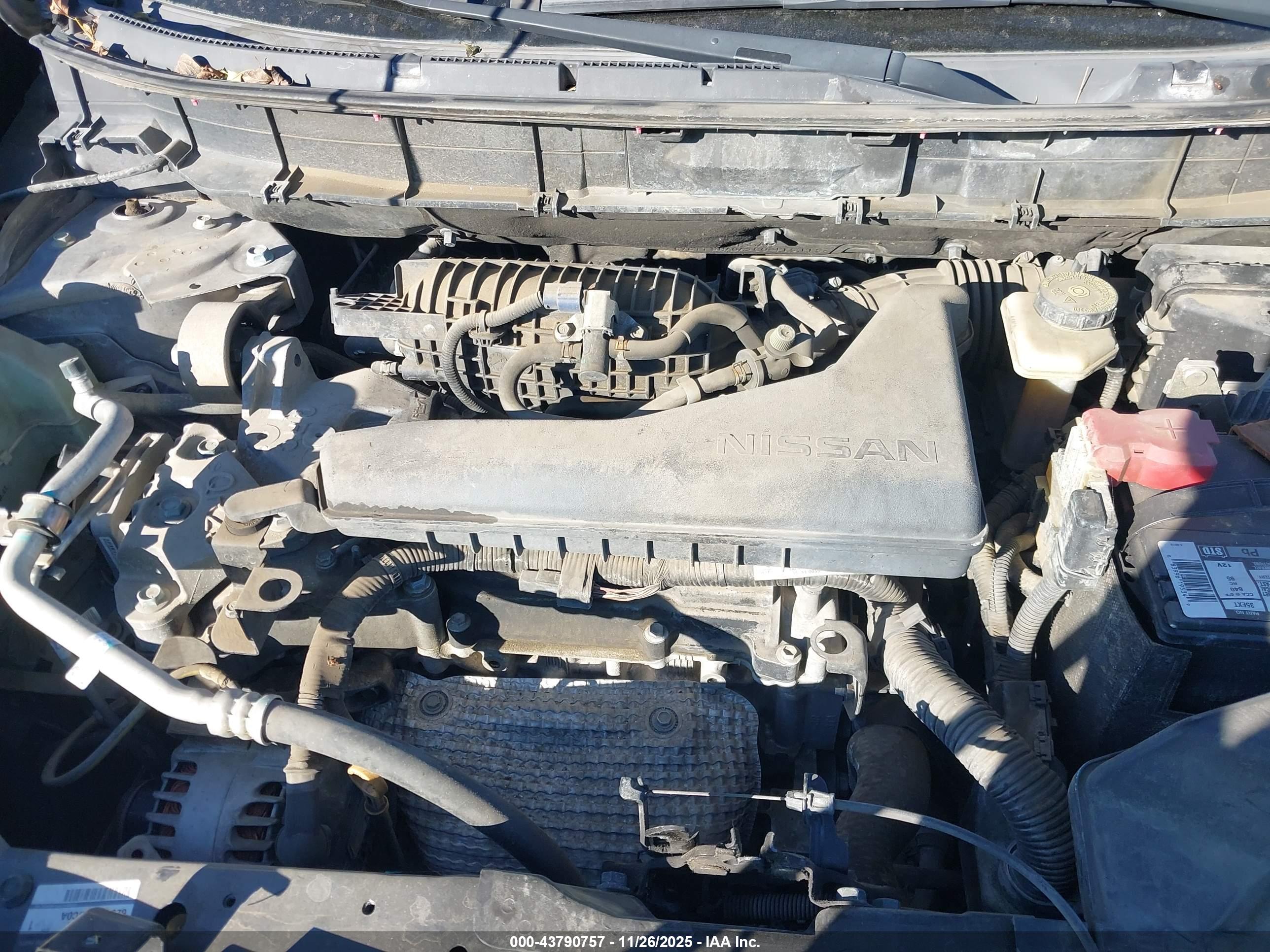 NISSAN ROGUE image 10
