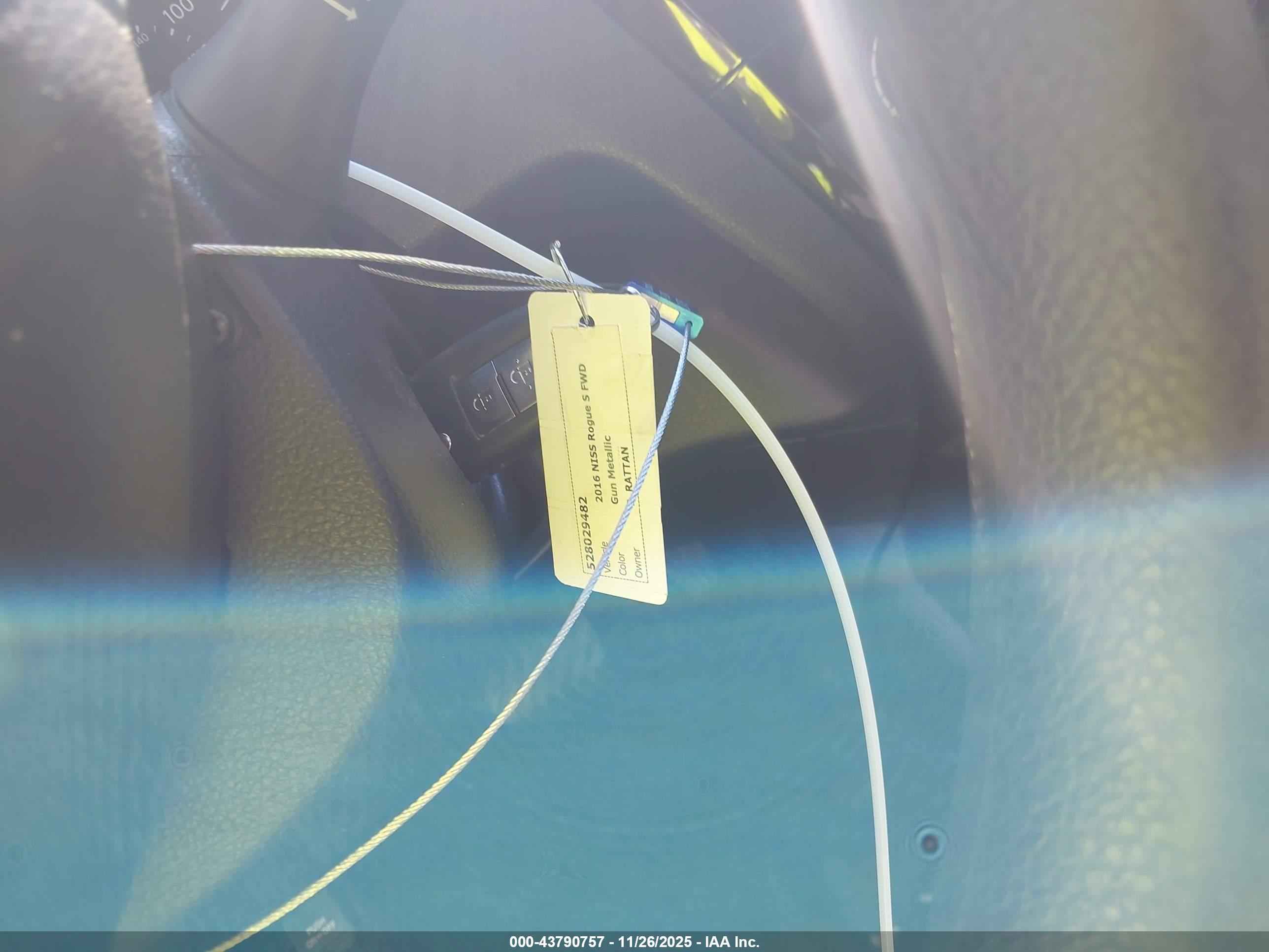 NISSAN ROGUE image 11