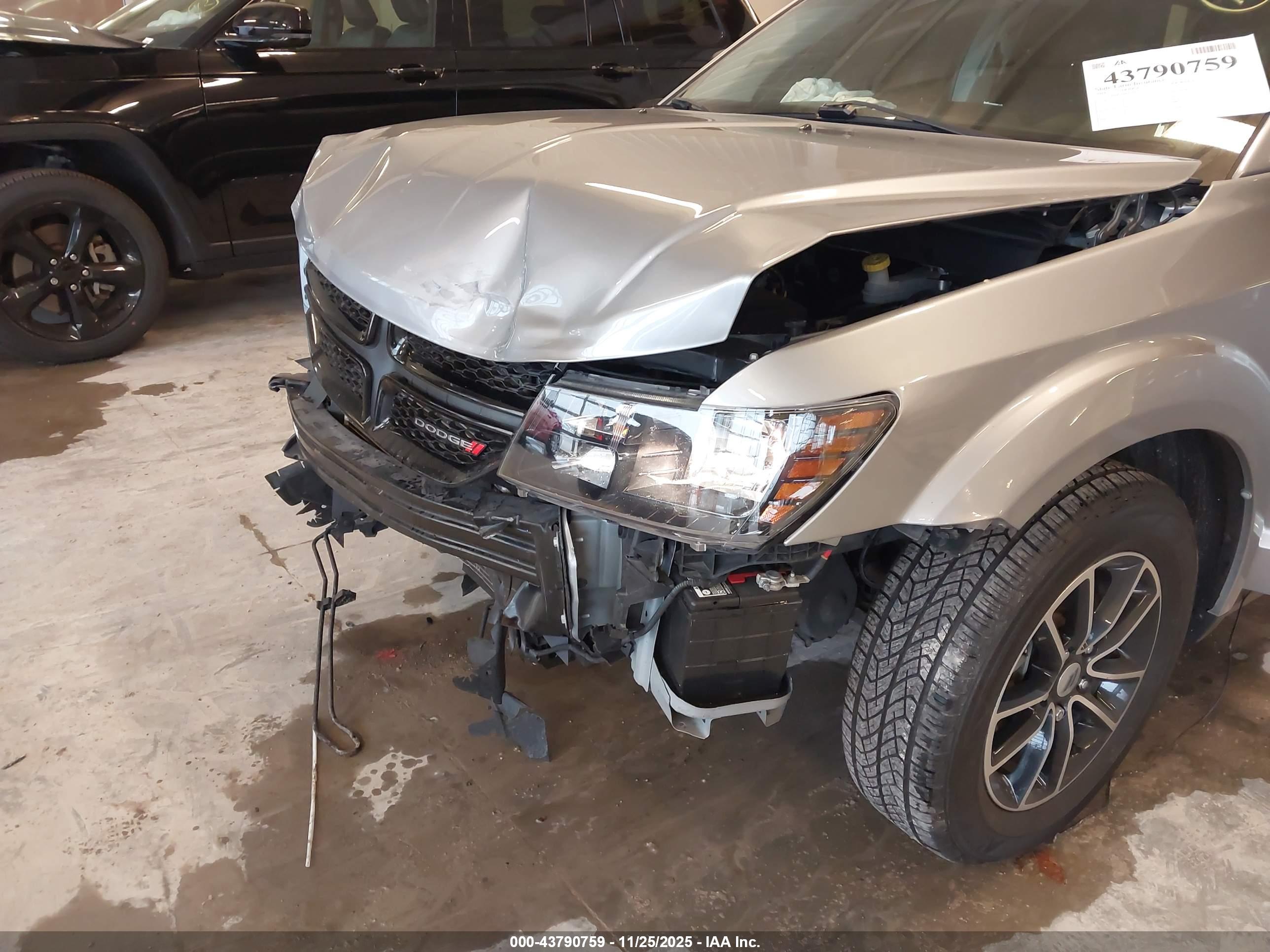 DODGE JOURNEY image 6