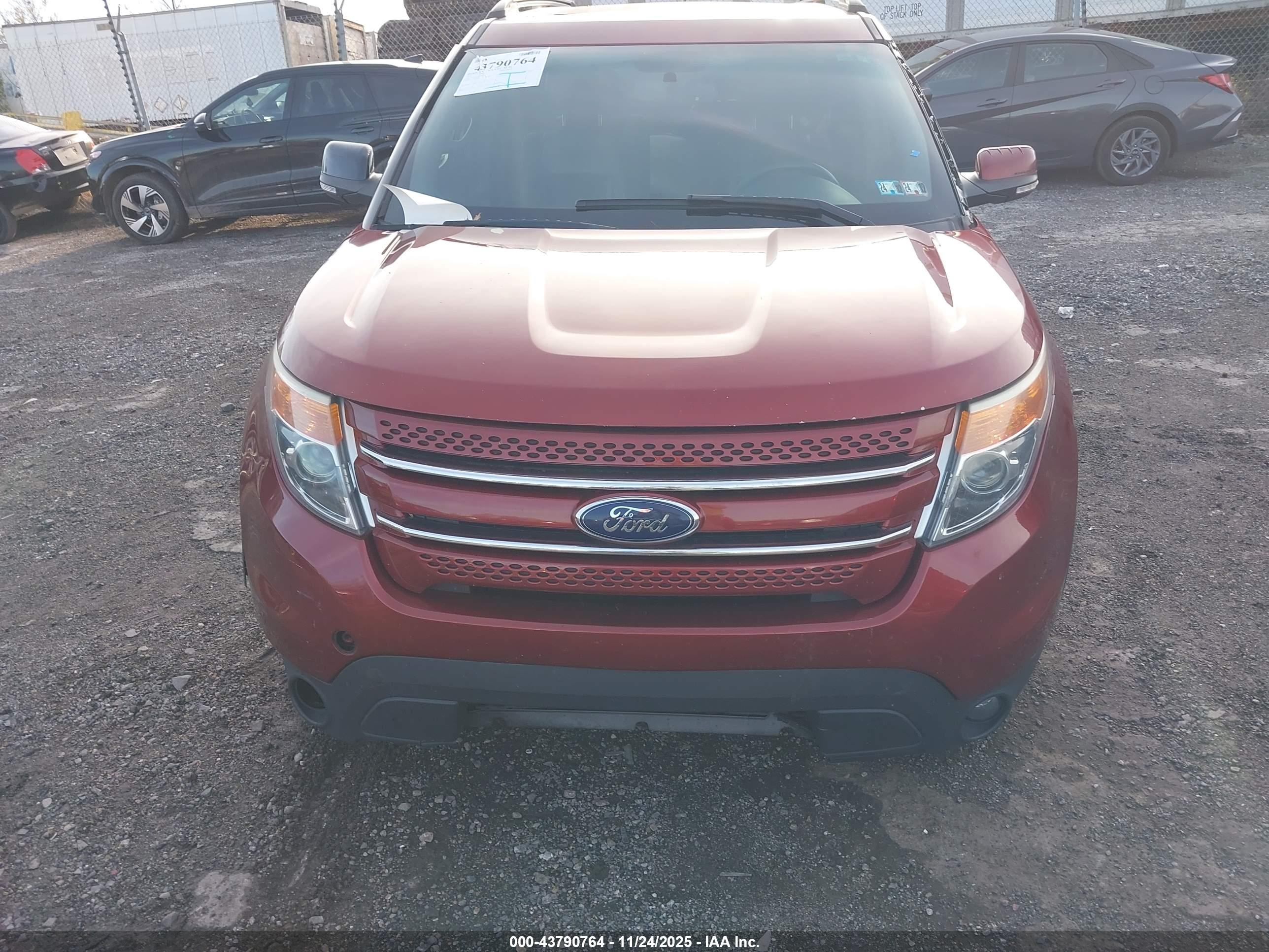 FORD EXPLORER image 6