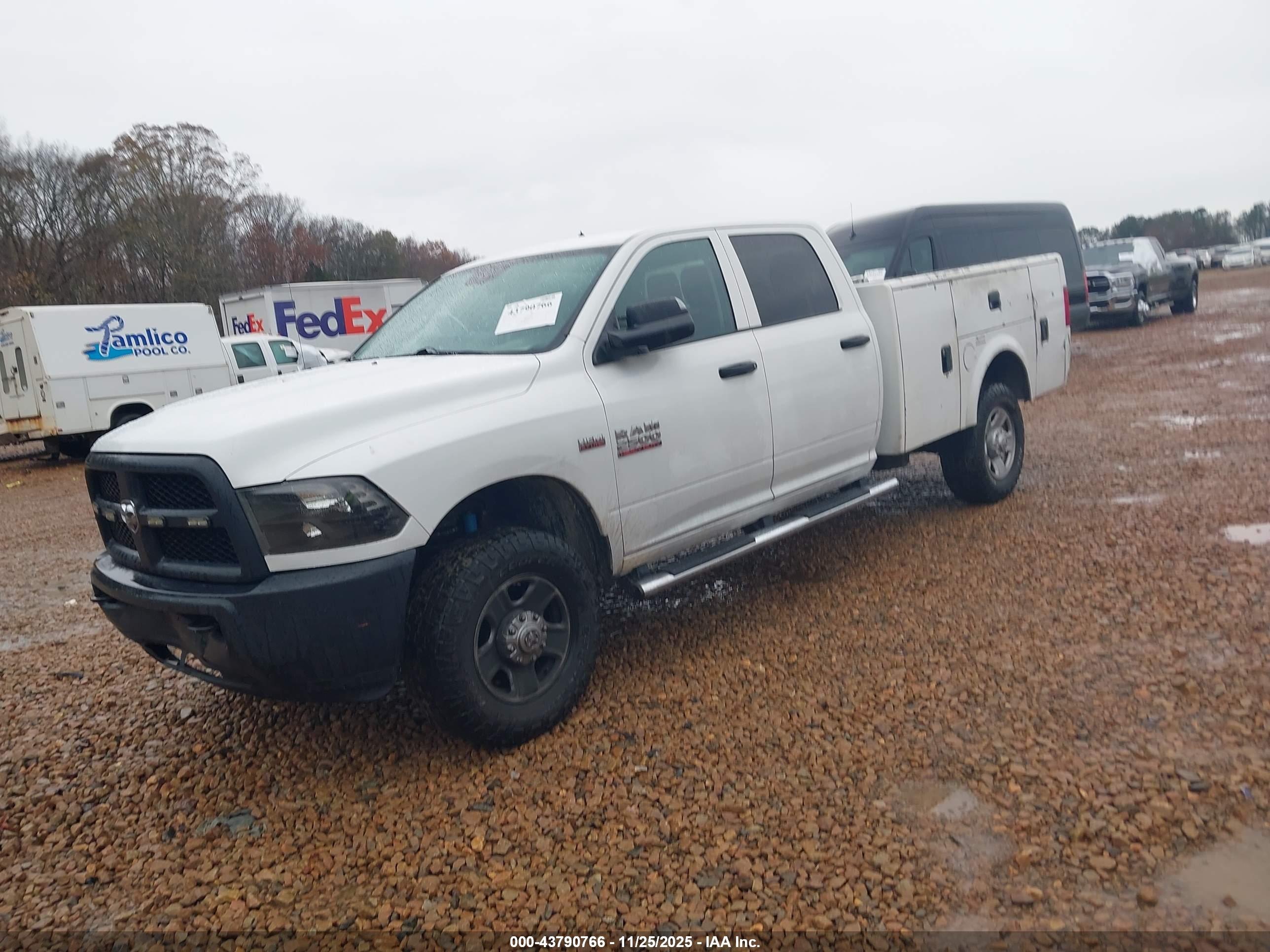 RAM 2500 image 2