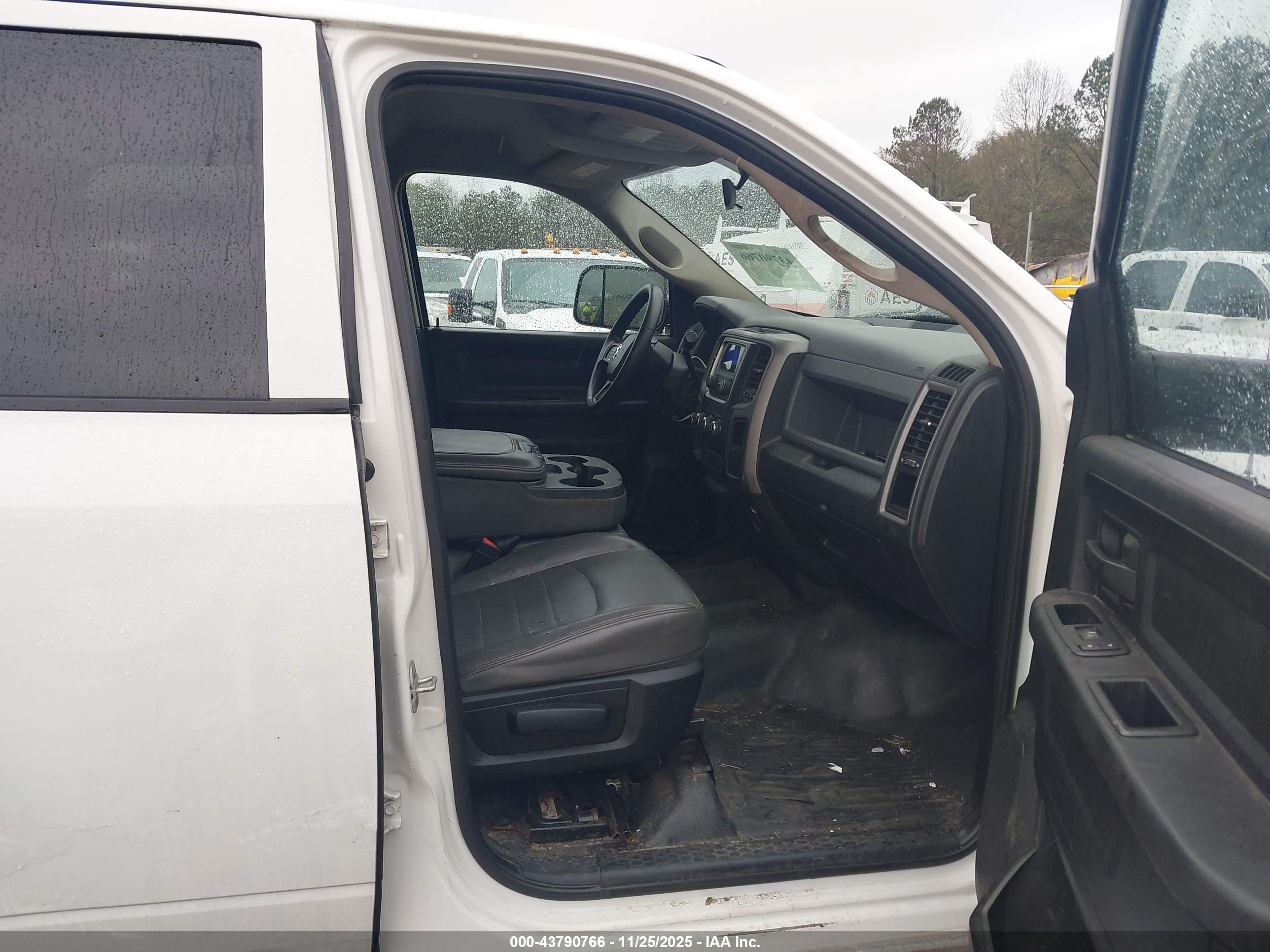 RAM 2500 image 5