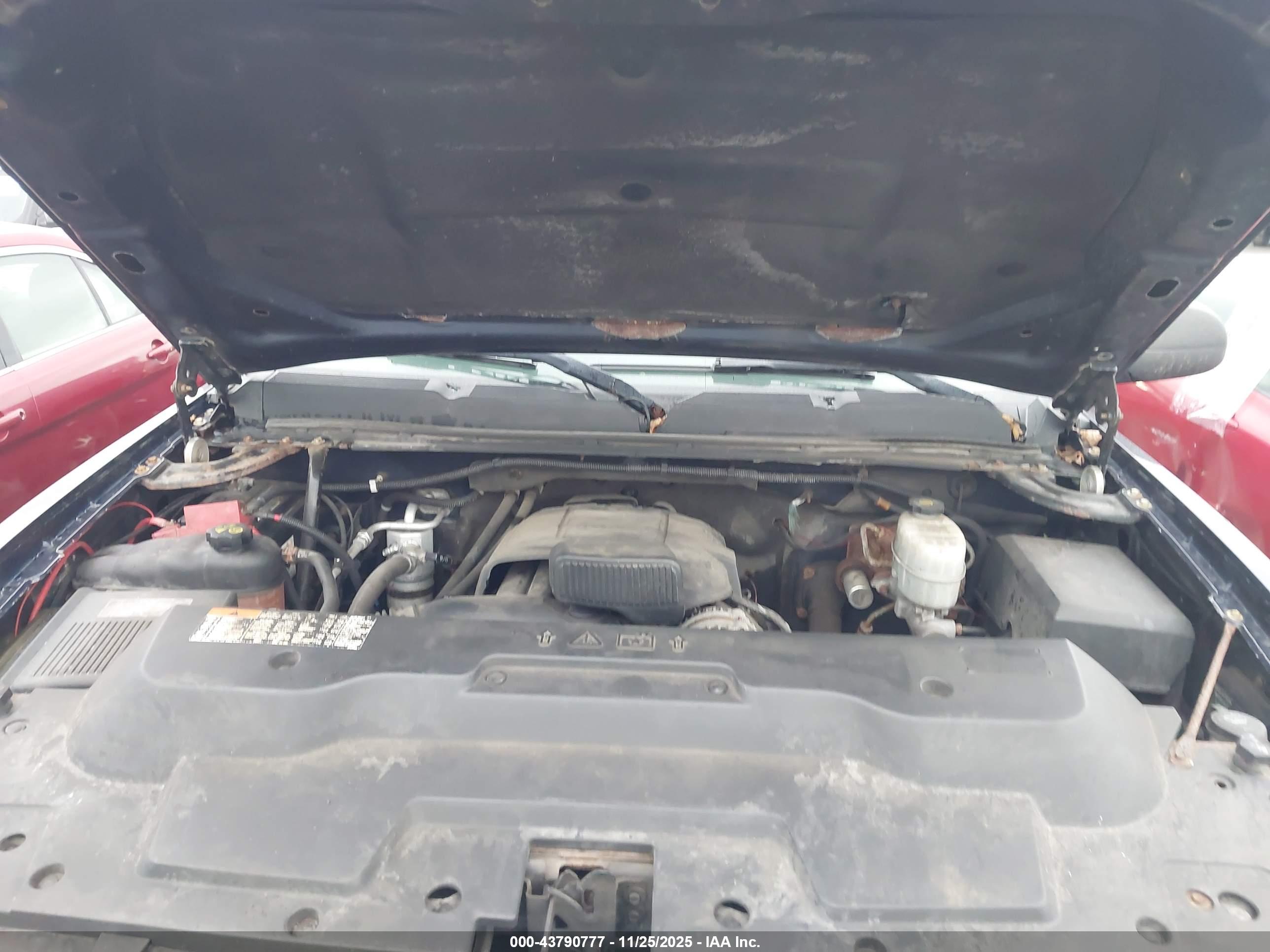CHEVROLET SILVERADO image 10