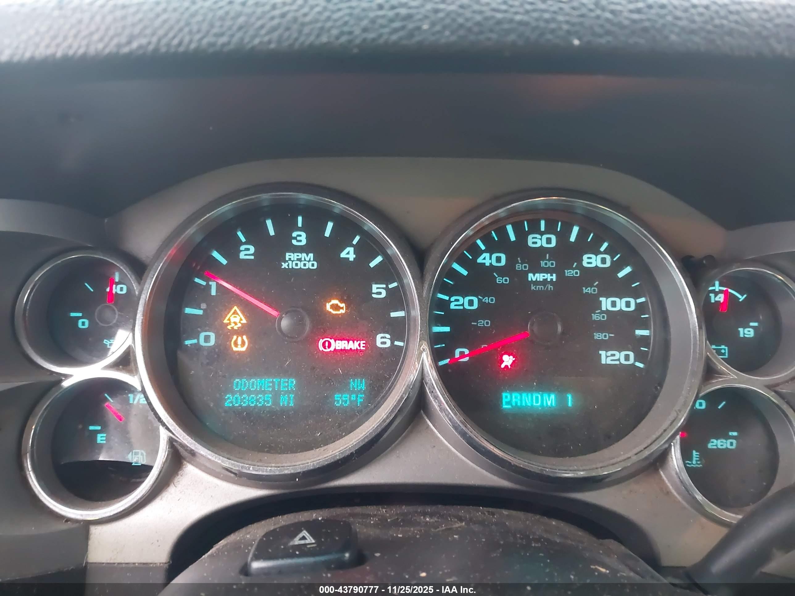 CHEVROLET SILVERADO image 7