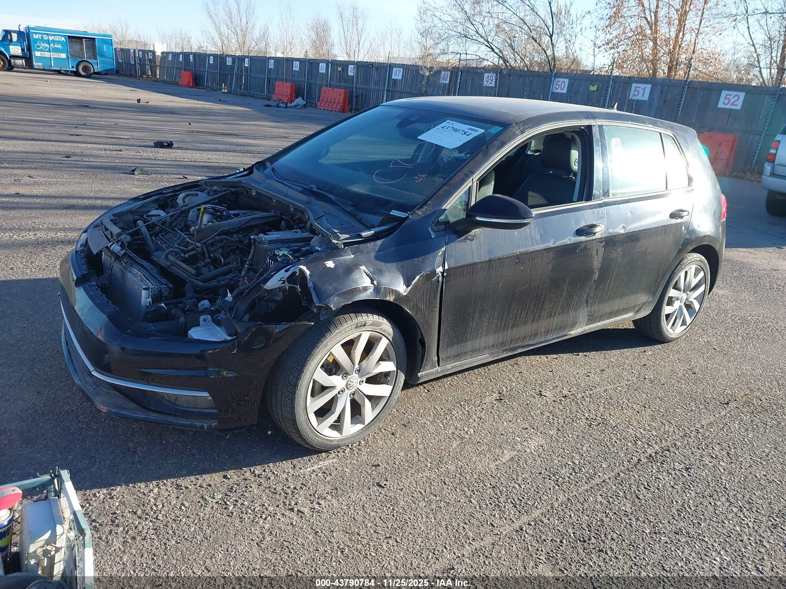 VOLKSWAGEN GOLF image 2