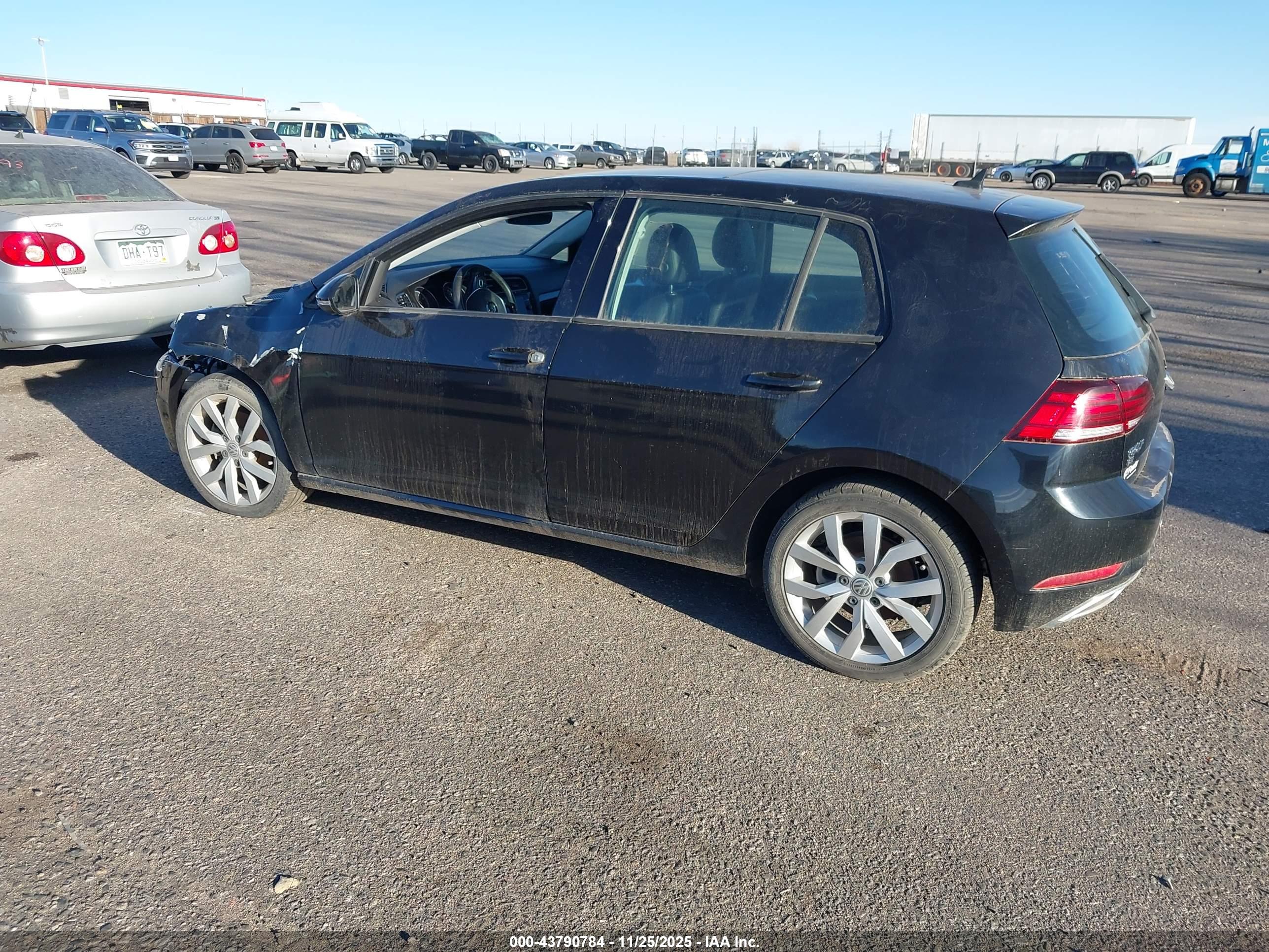 VOLKSWAGEN GOLF image 3
