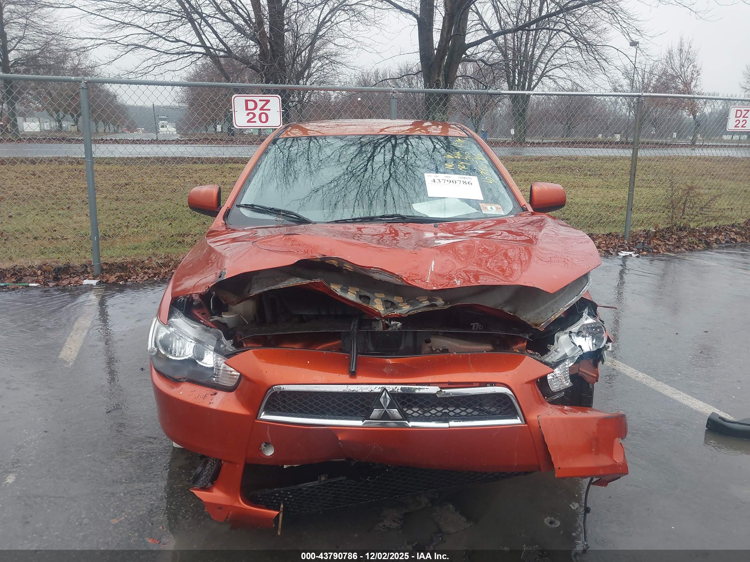 MITSUBISHI LANCER image 6