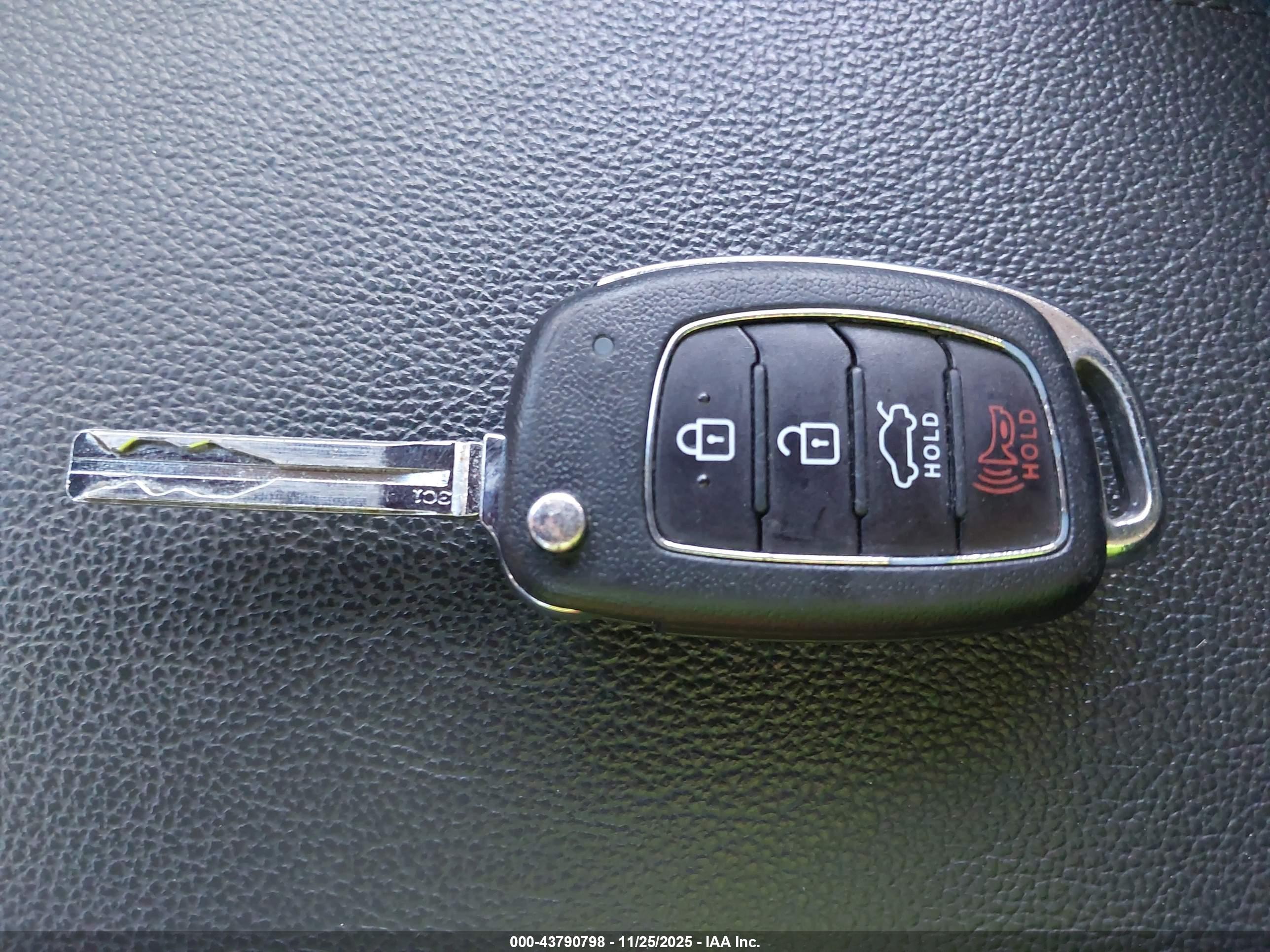 HYUNDAI SONATA image 11