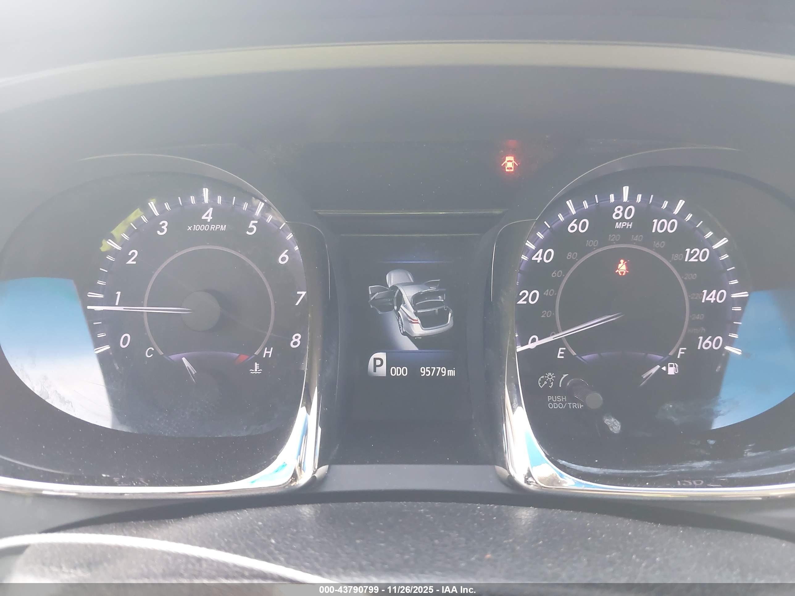 TOYOTA AVALON image 7