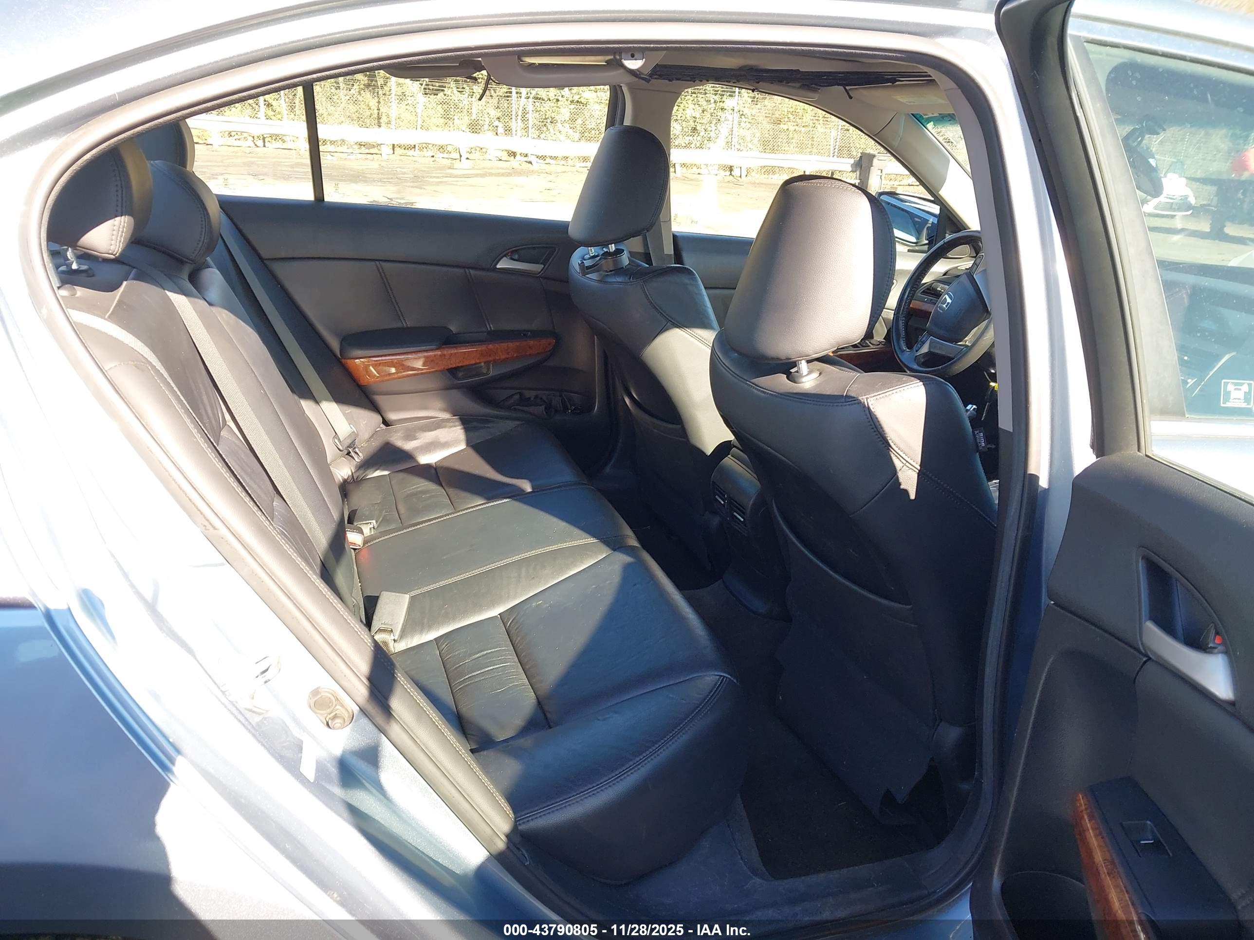 HONDA ACCORD image 8