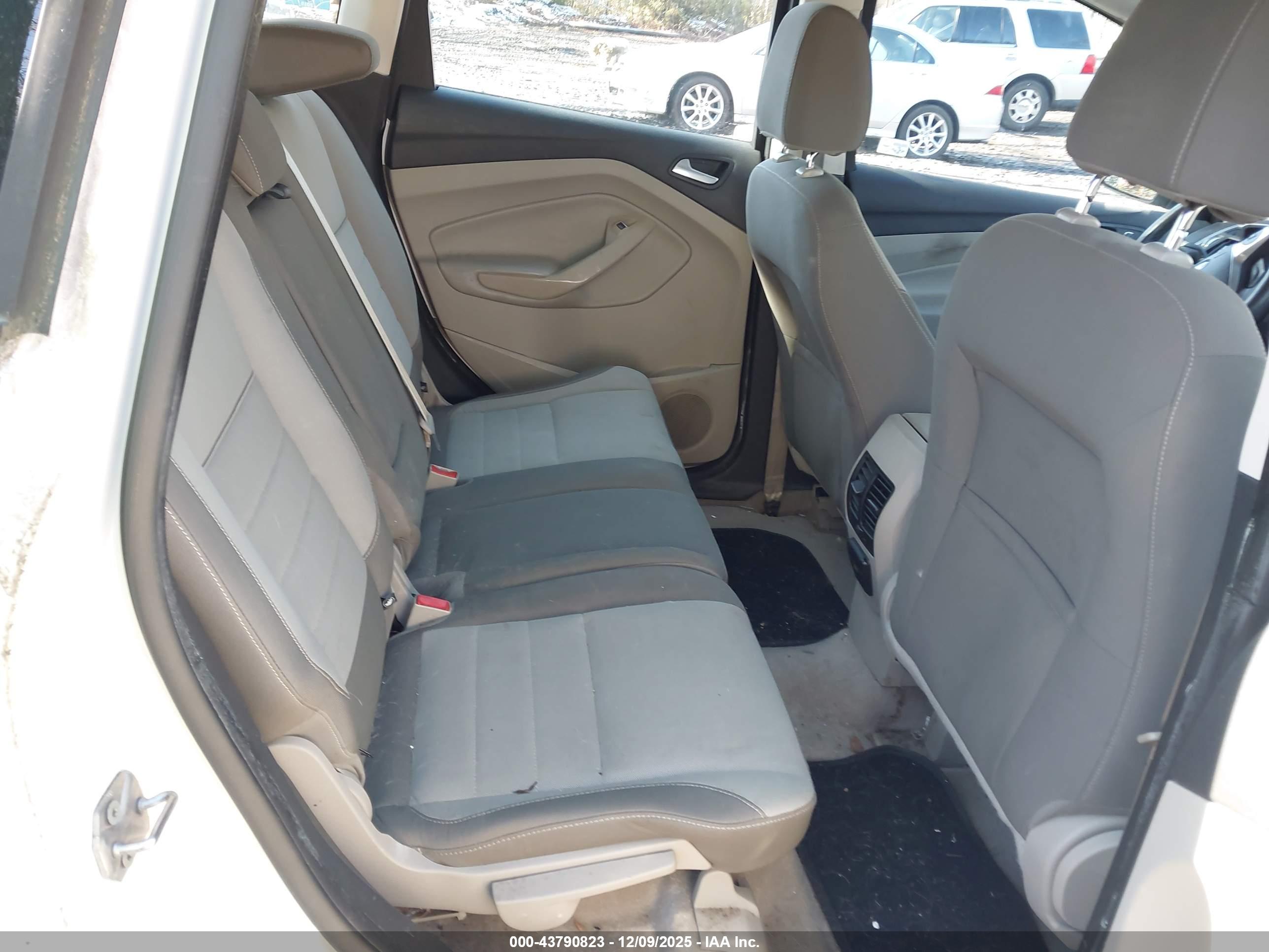 FORD C-MAX image 8