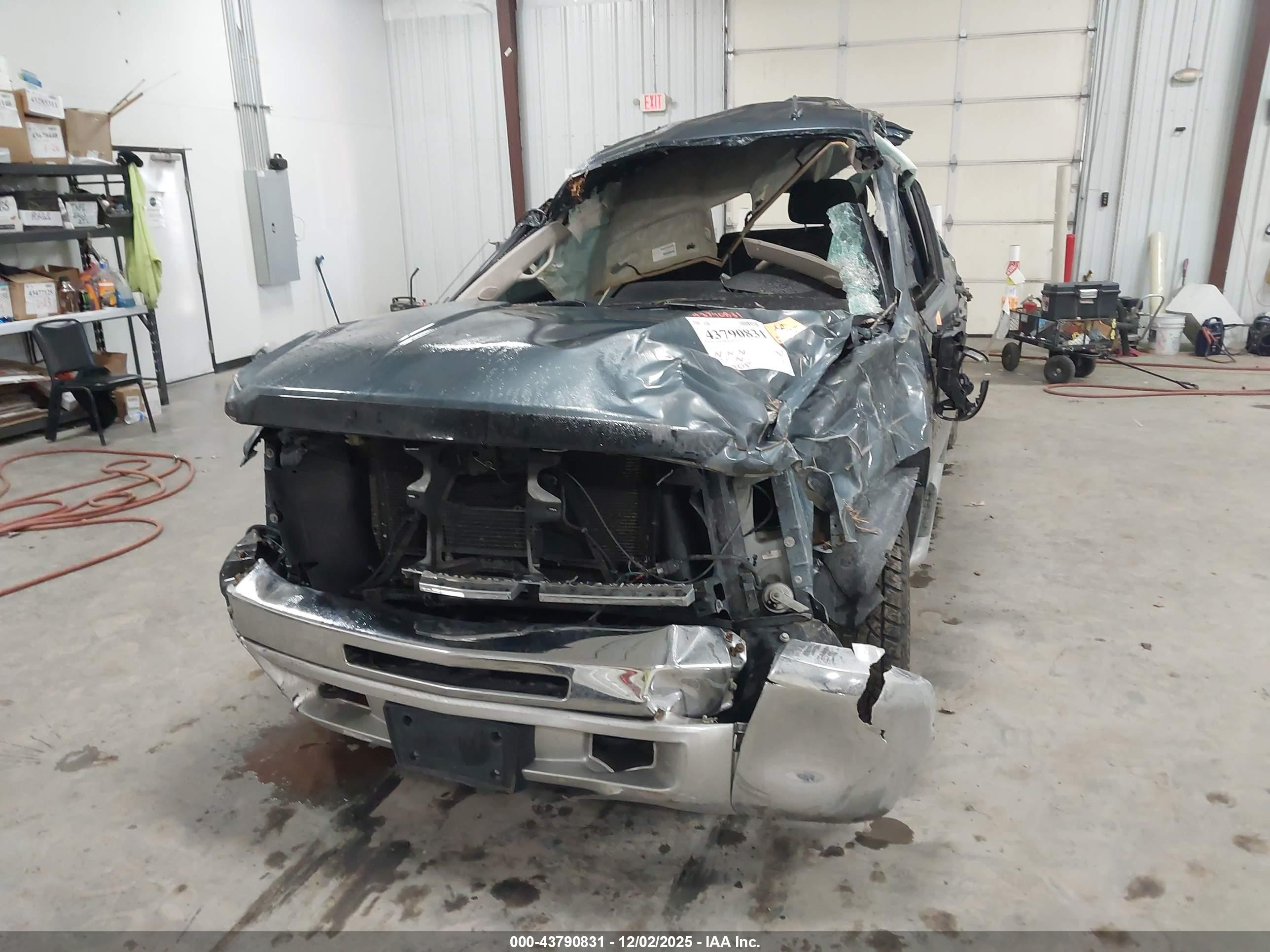 CHEVROLET SILVERADO image 6