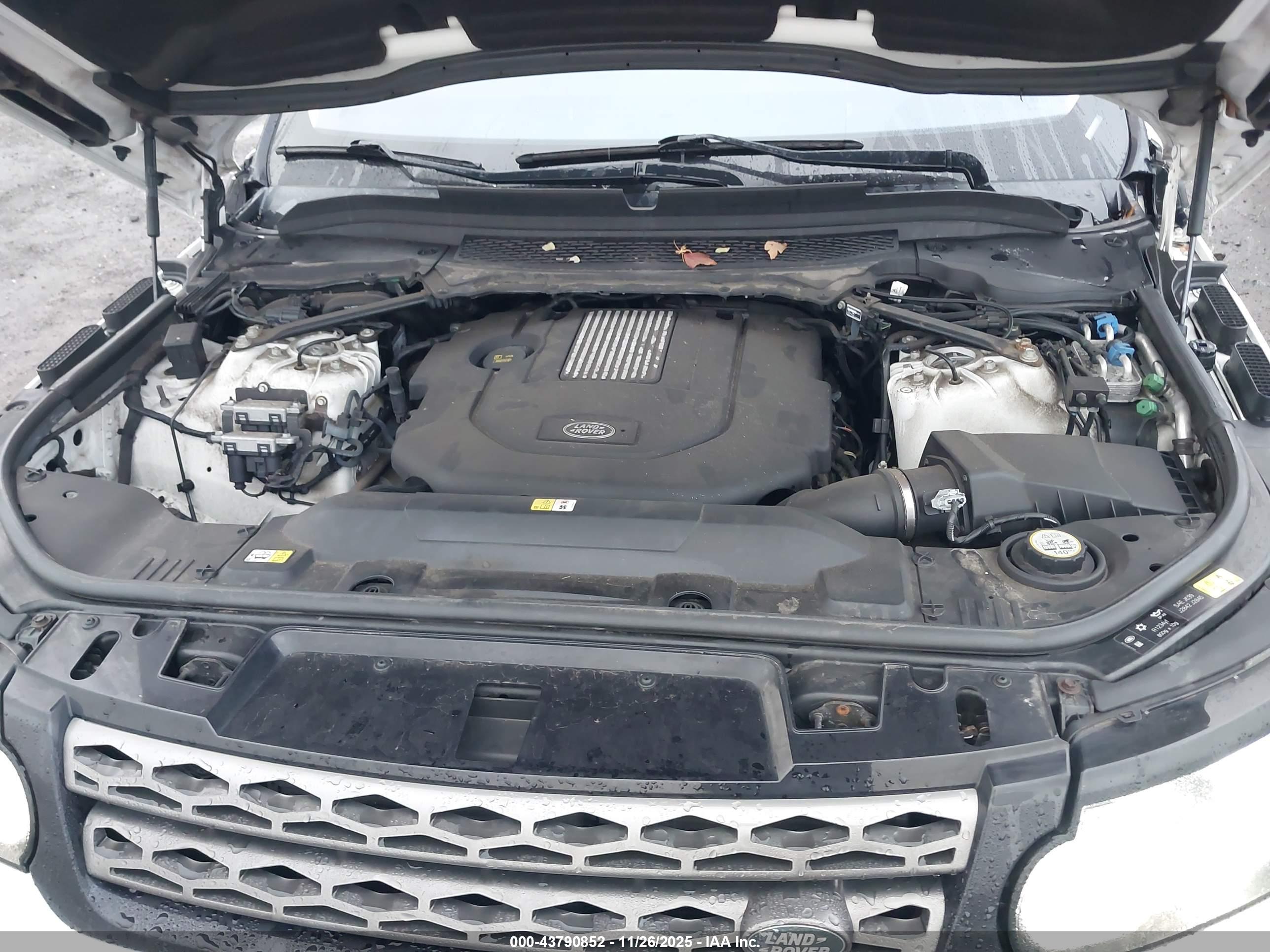 LAND ROVER image 10