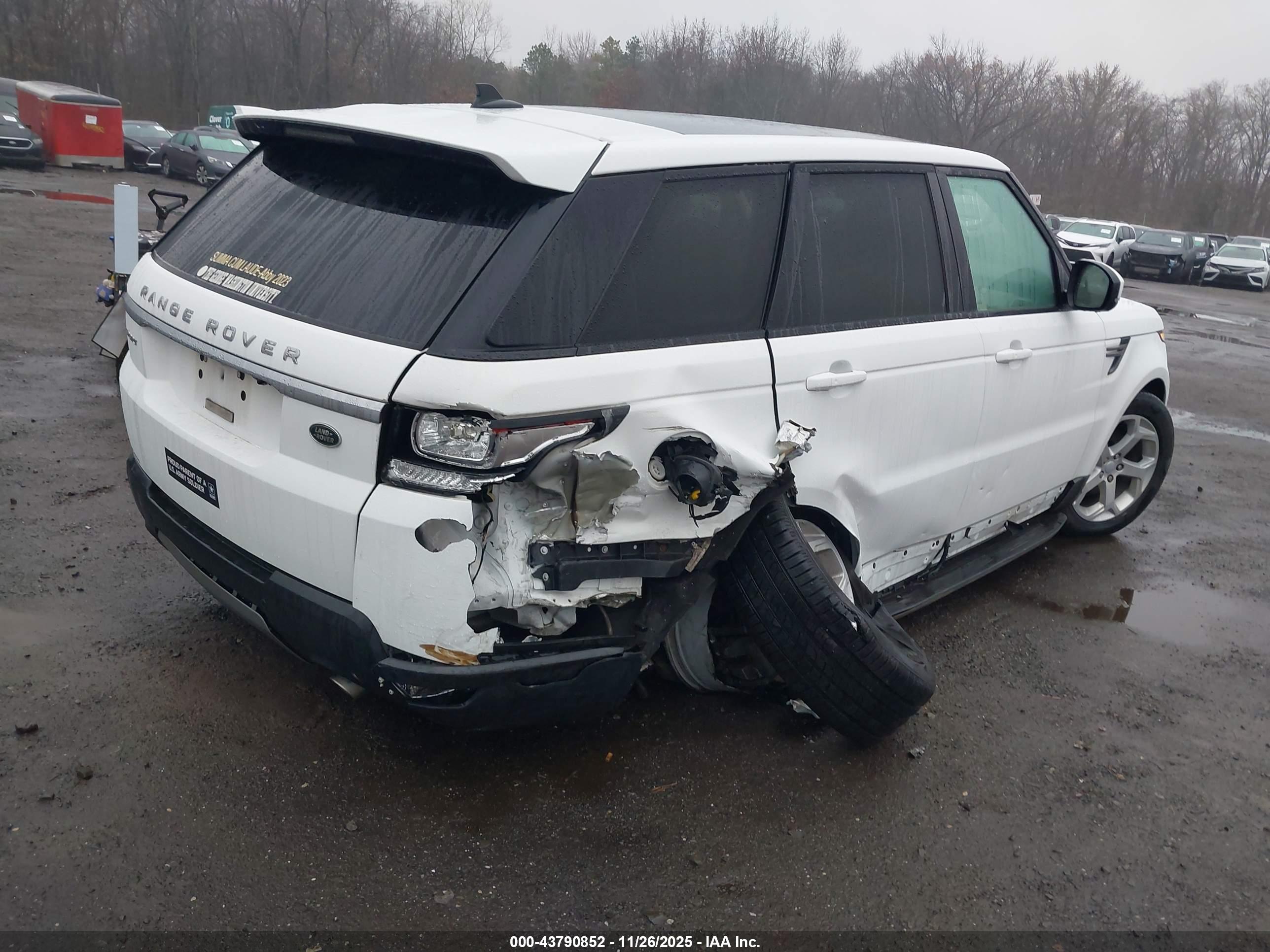LAND ROVER image 4