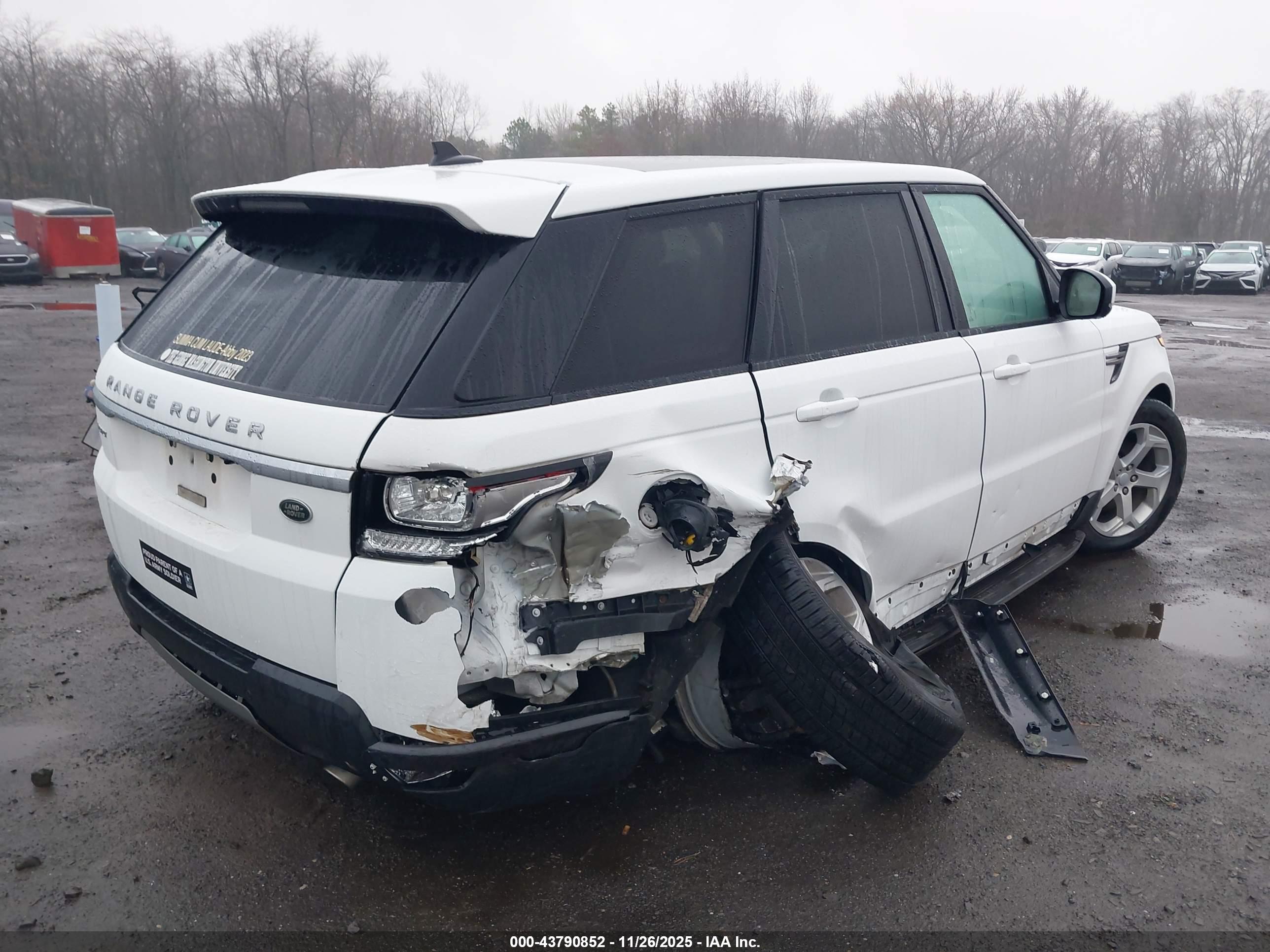 LAND ROVER image 6