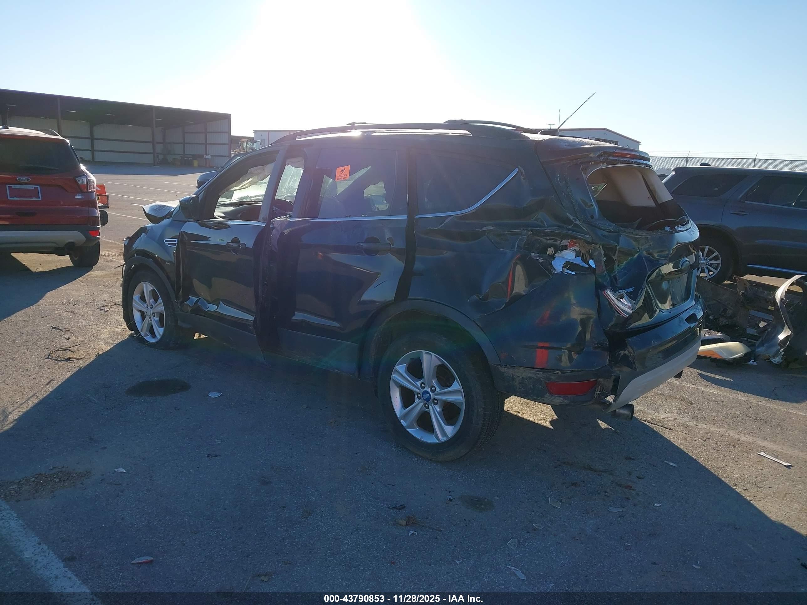 FORD ESCAPE image 3
