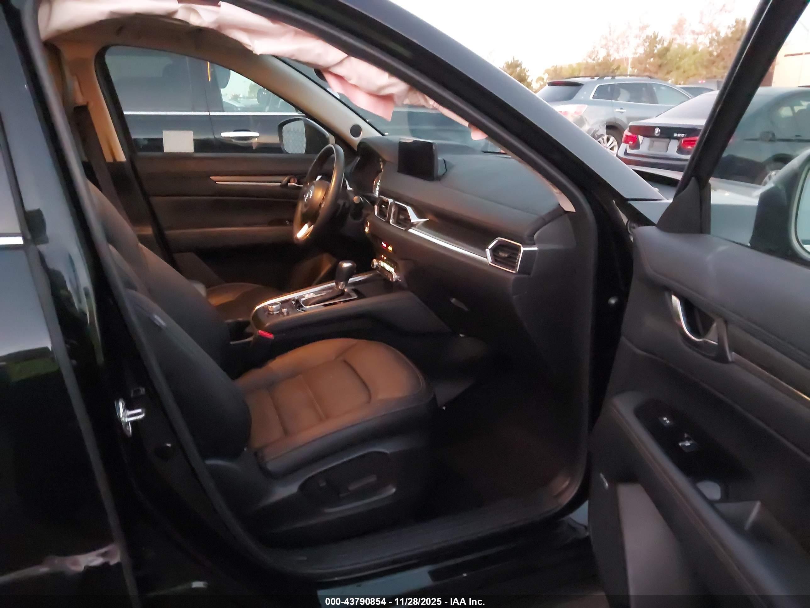 MAZDA CX-5 image 5