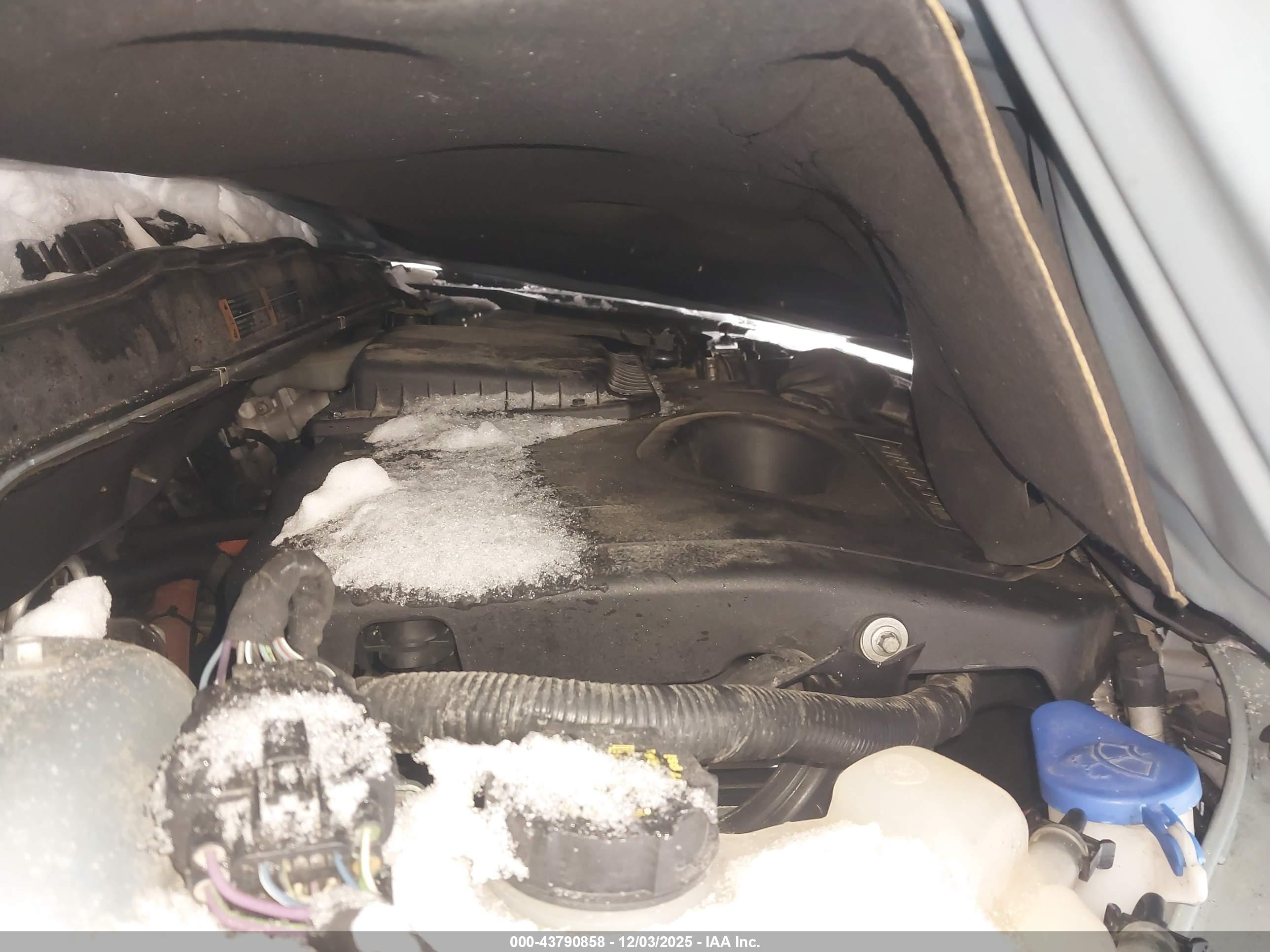 FORD FUSION image 10