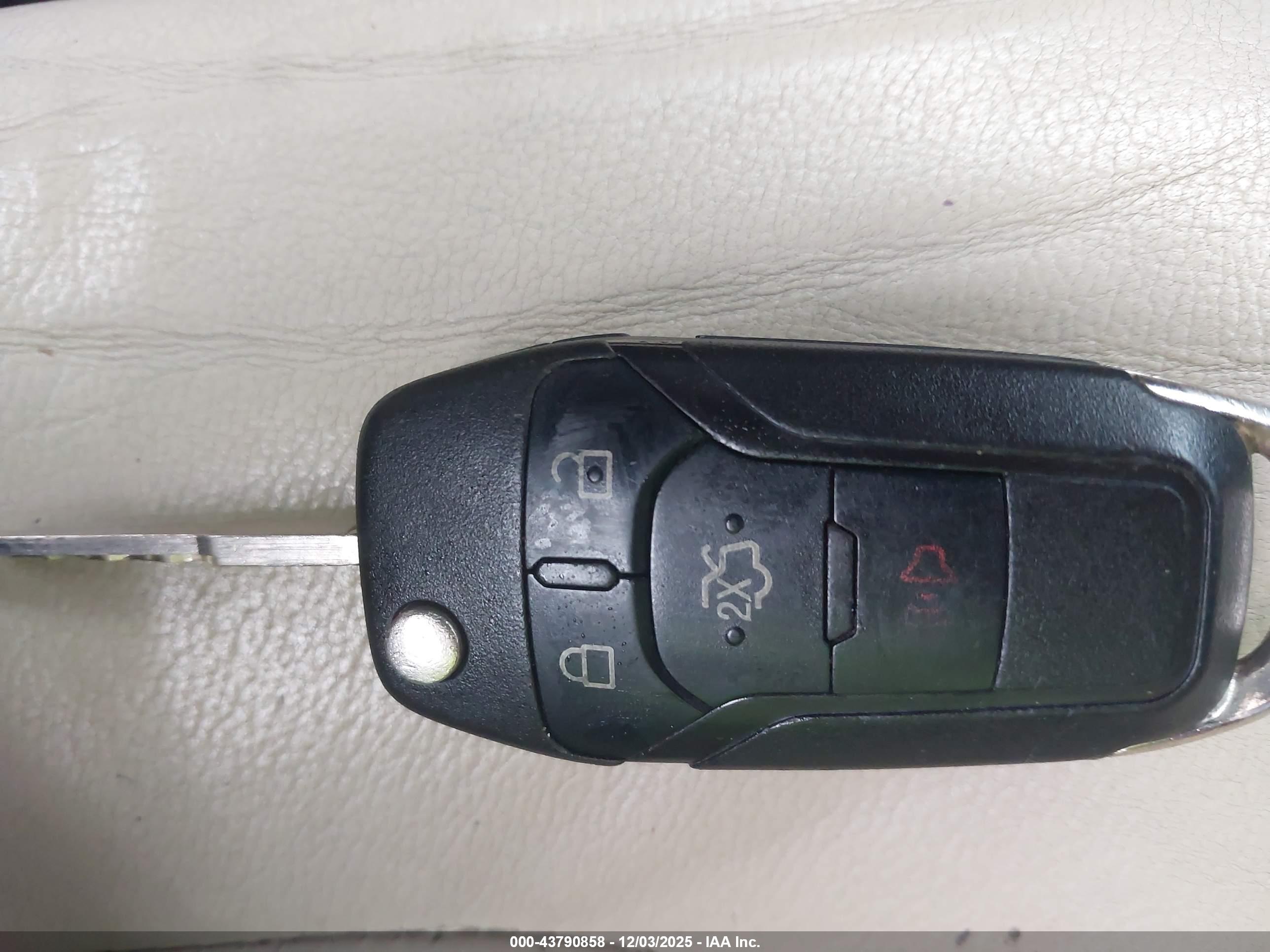 FORD FUSION image 11