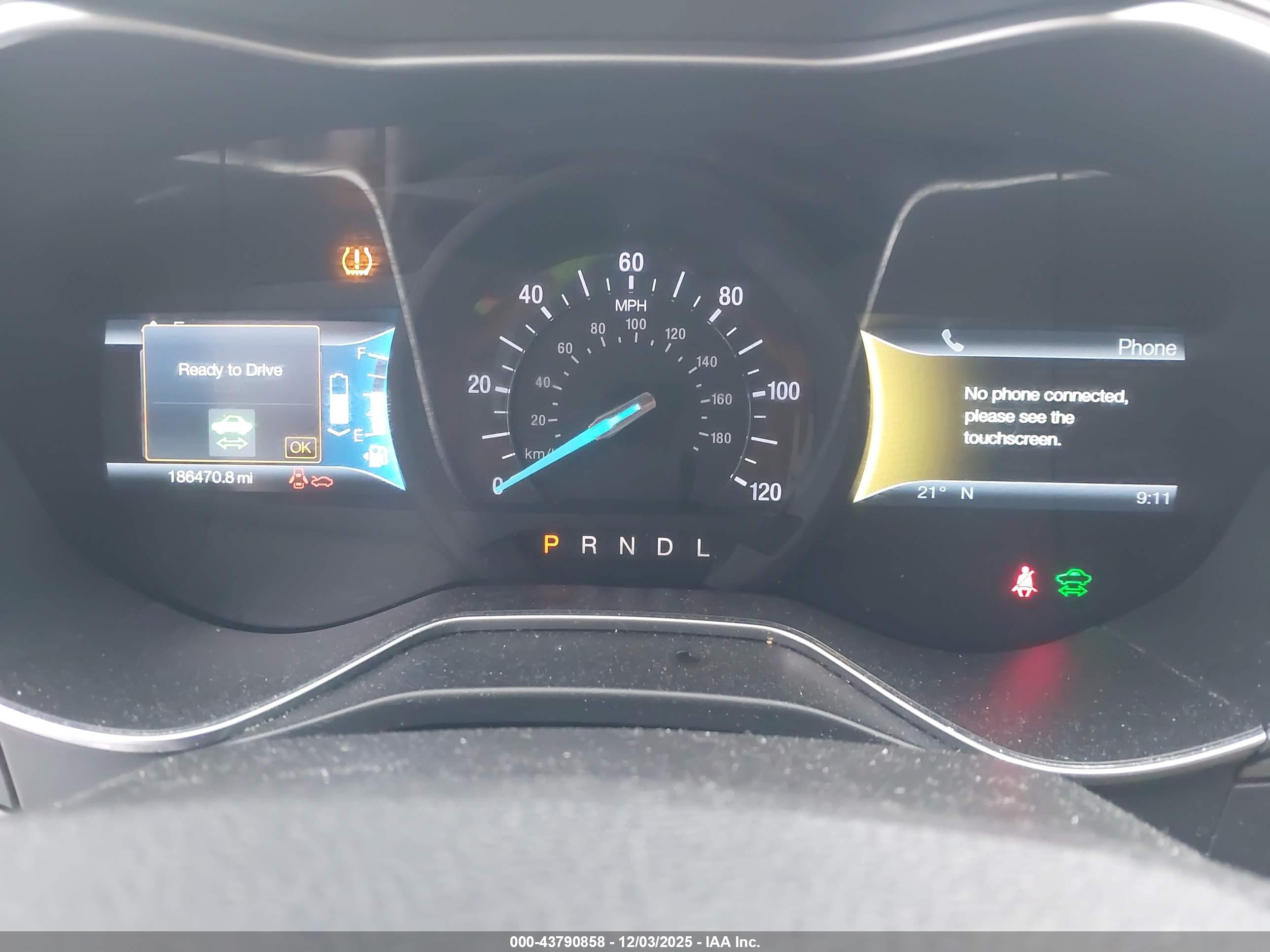 FORD FUSION image 7