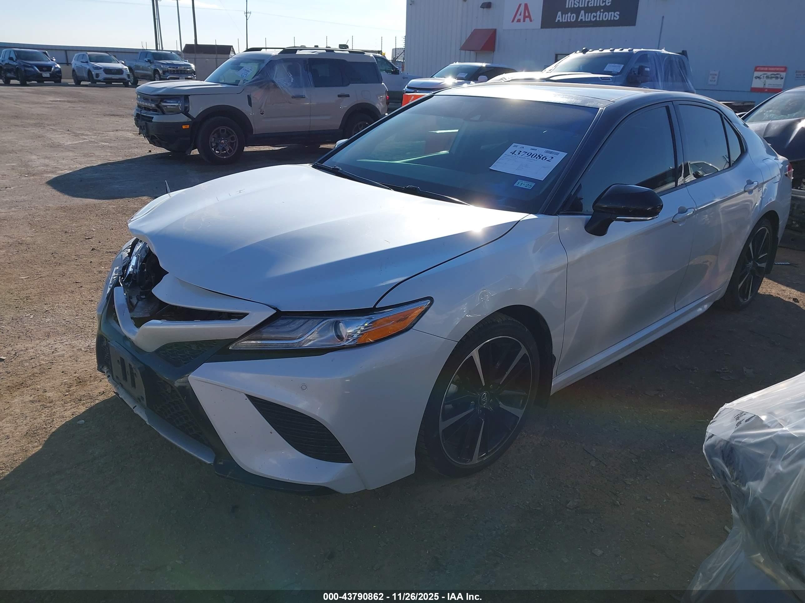 TOYOTA CAMRY image 2