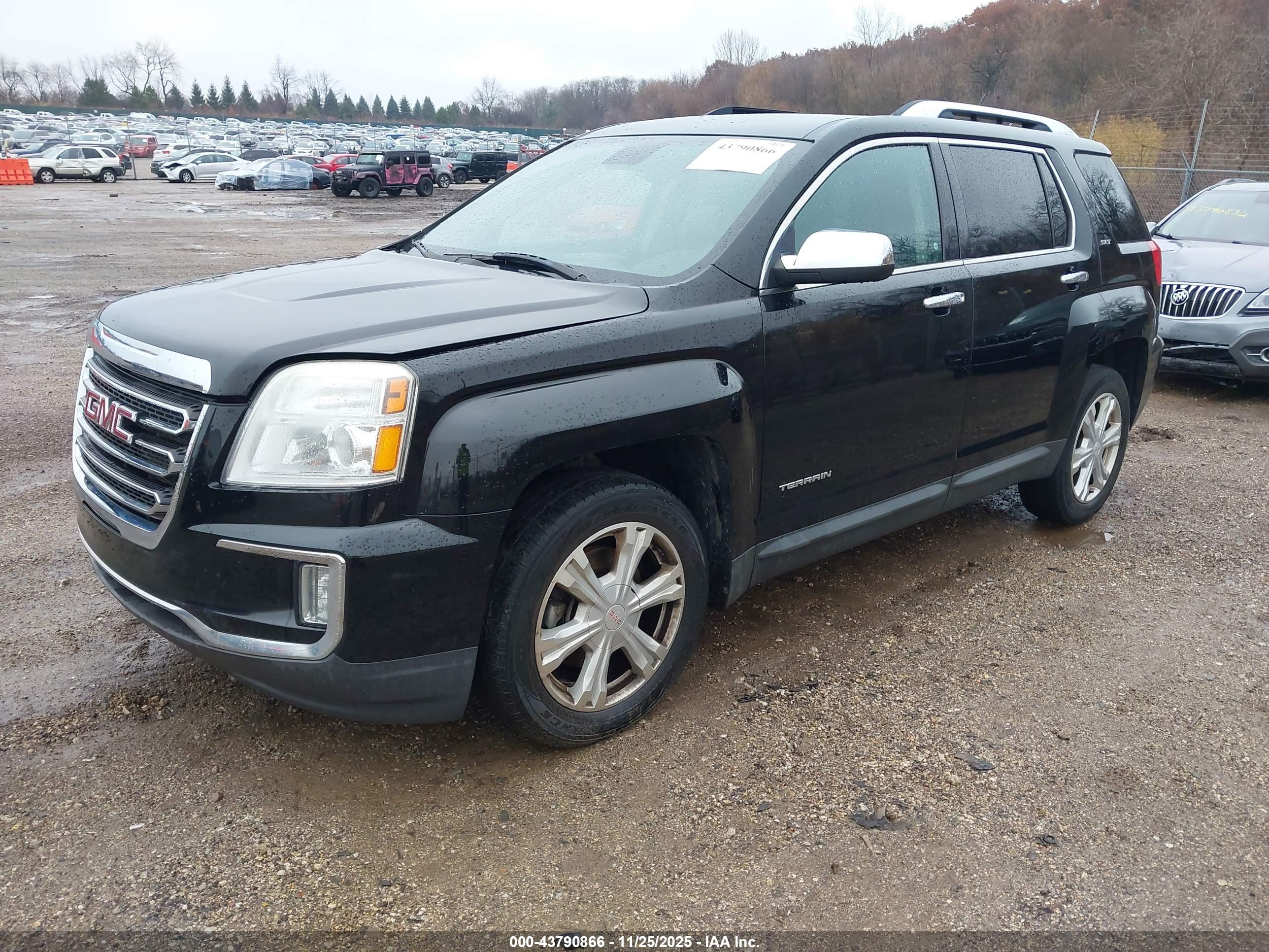 GMC TERRAIN image 2