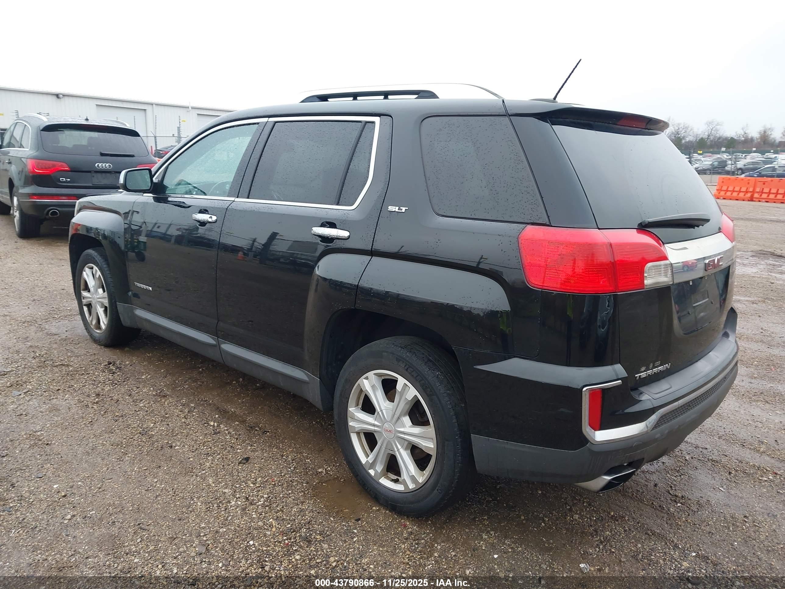 GMC TERRAIN image 3
