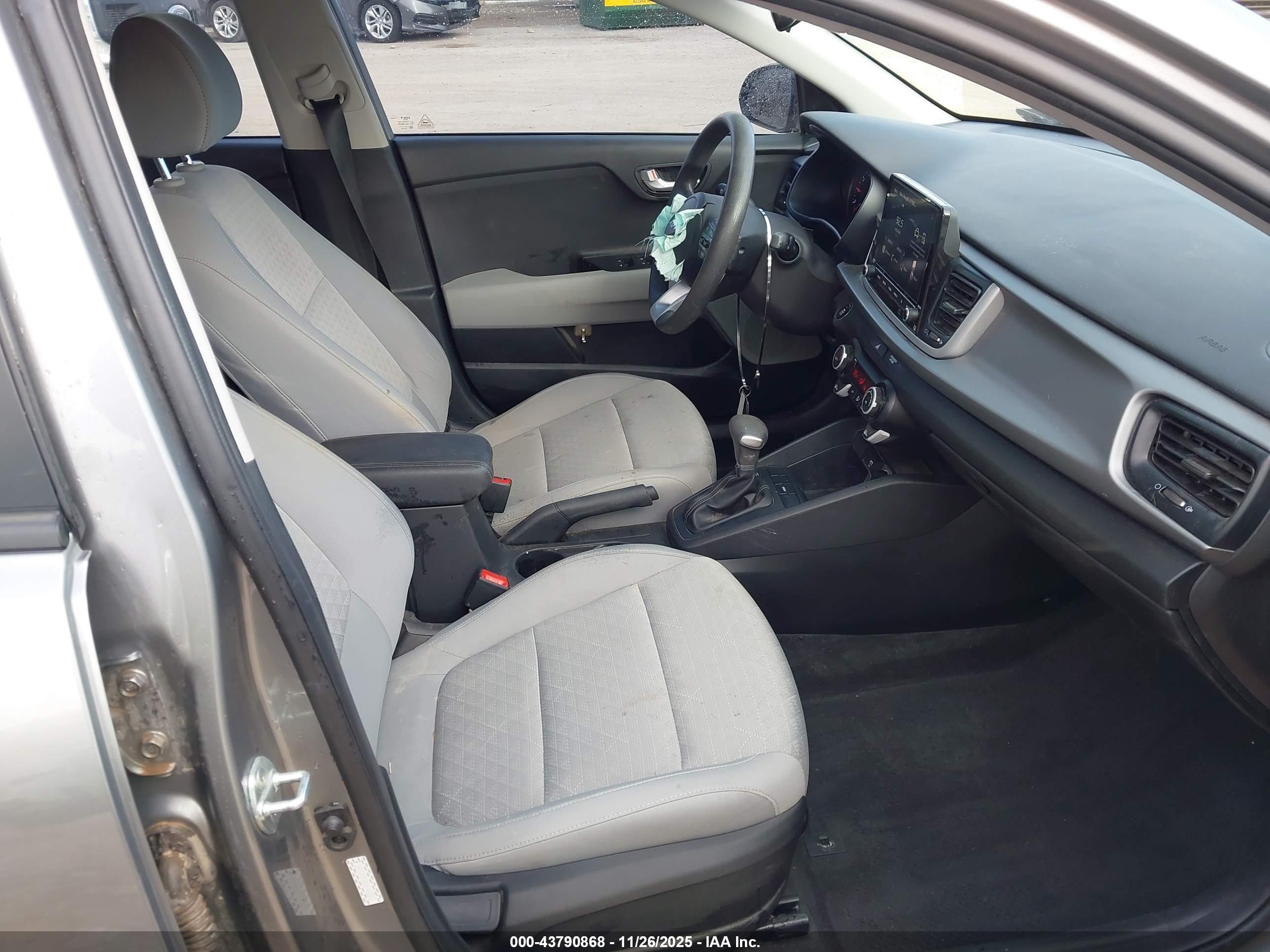 KIA RIO image 5