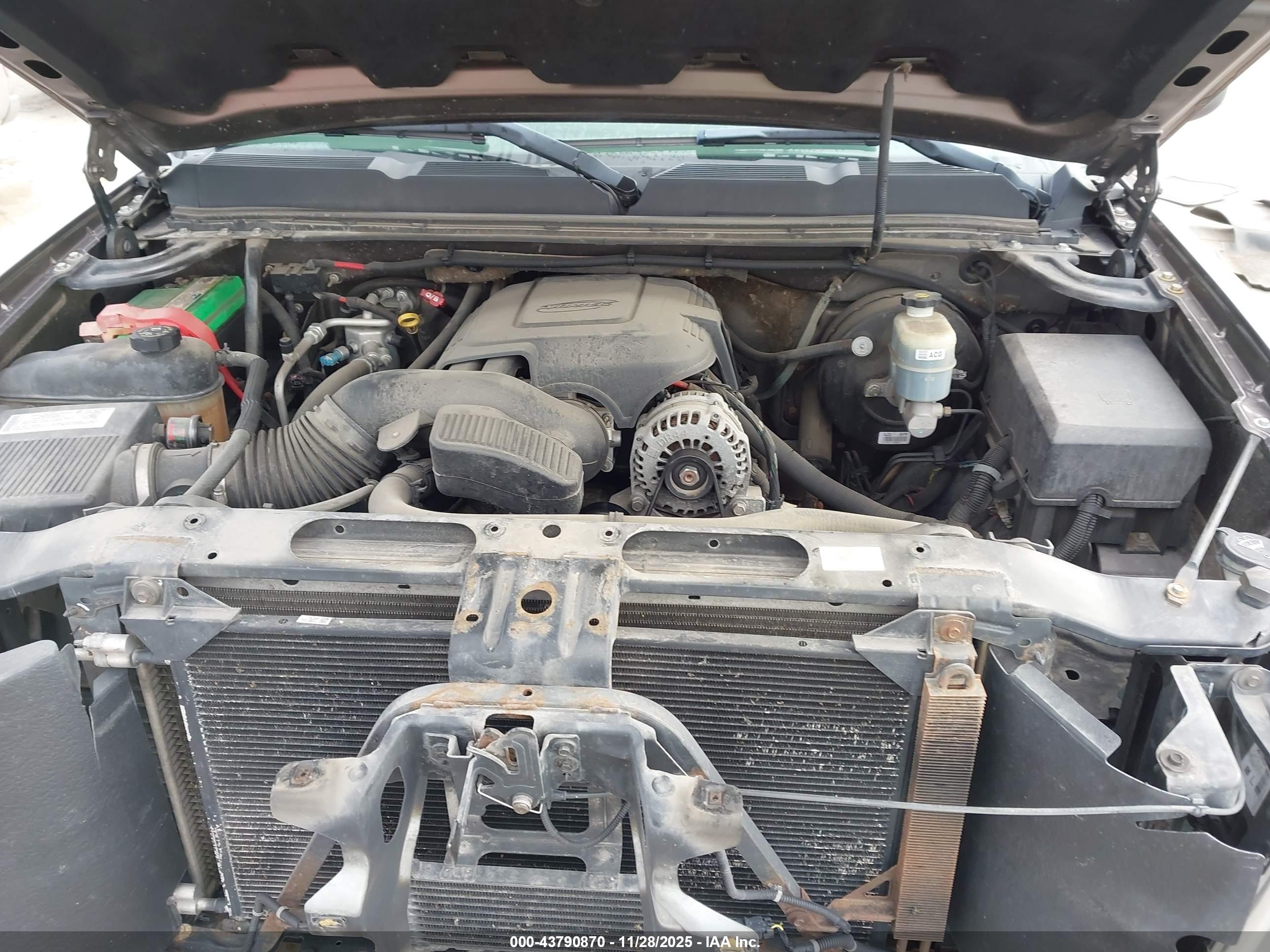 CHEVROLET SILVERADO image 10