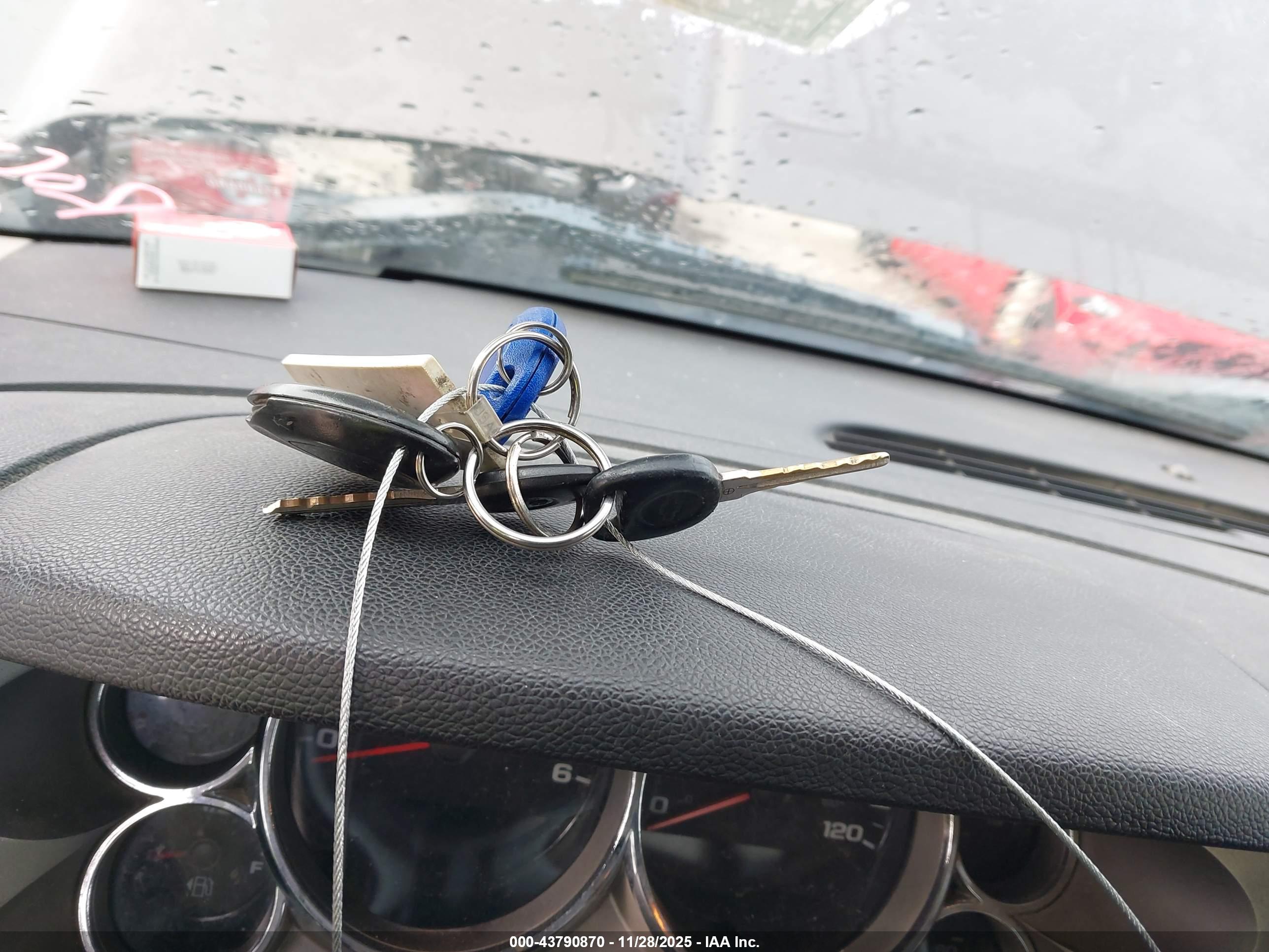 CHEVROLET SILVERADO image 11