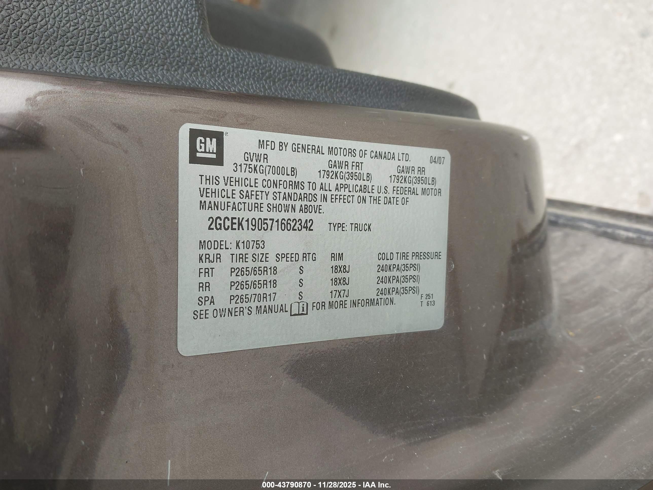 CHEVROLET SILVERADO image 9