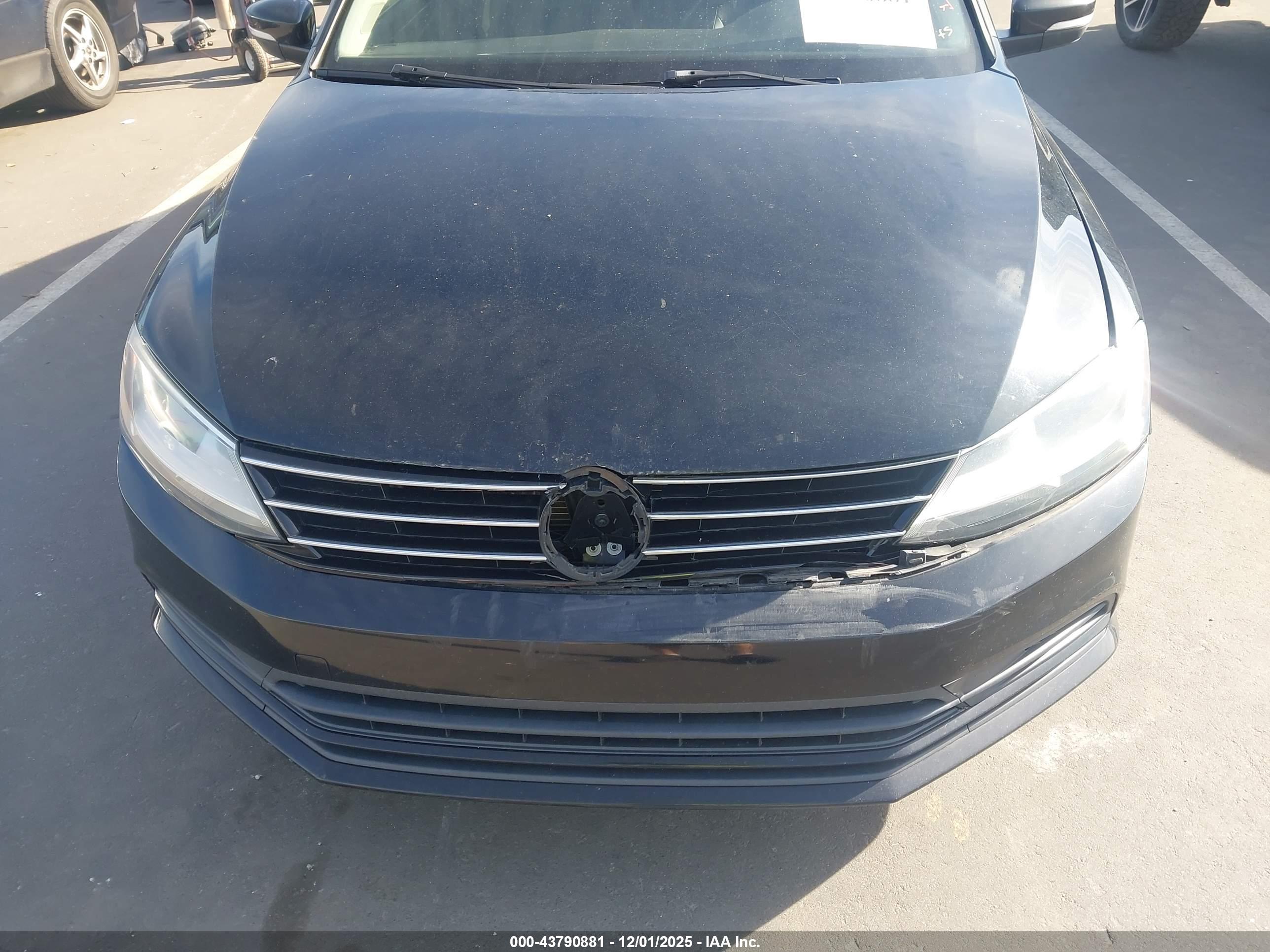 VOLKSWAGEN JETTA image 6