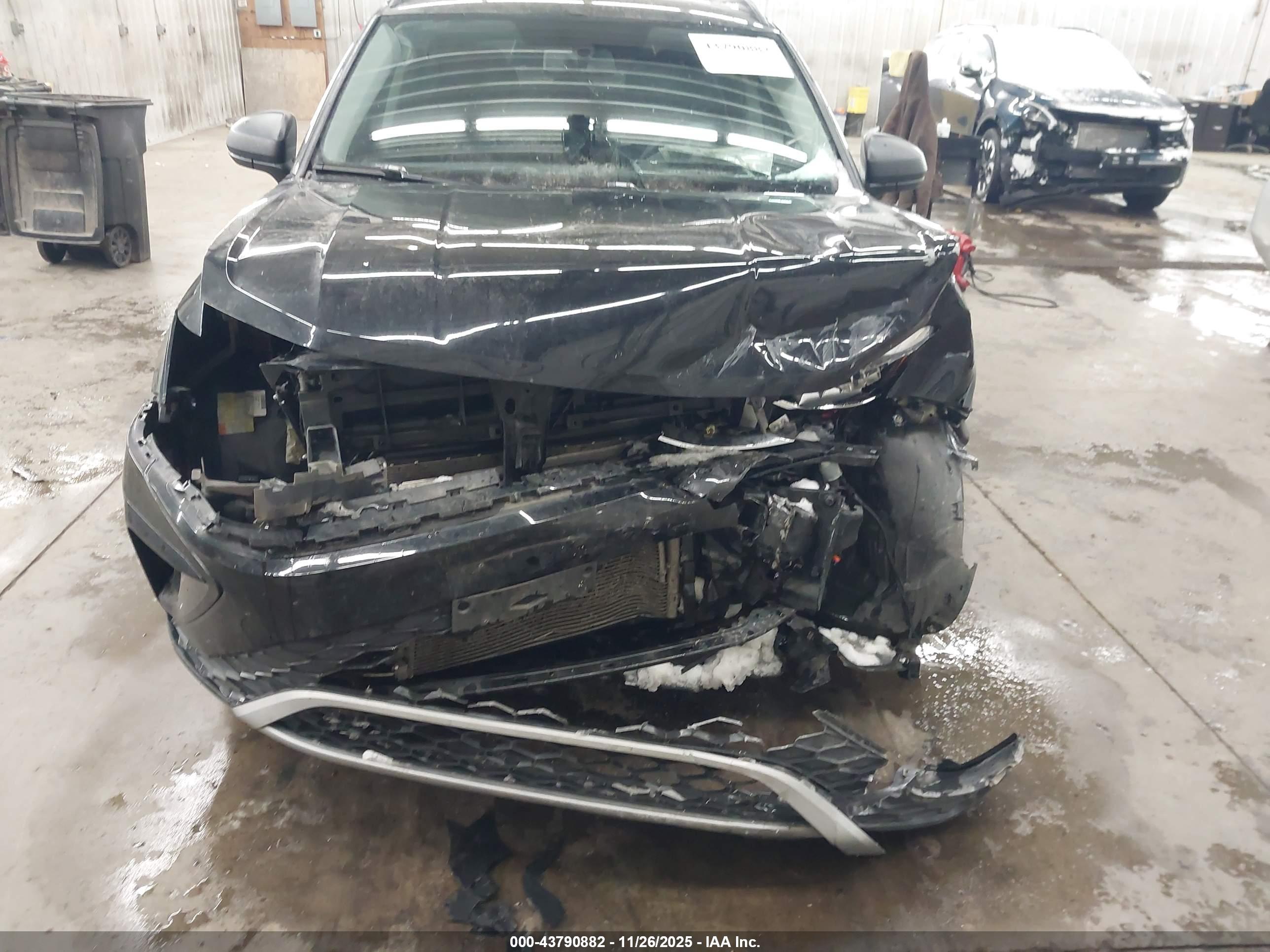 VOLKSWAGEN TAOS image 6