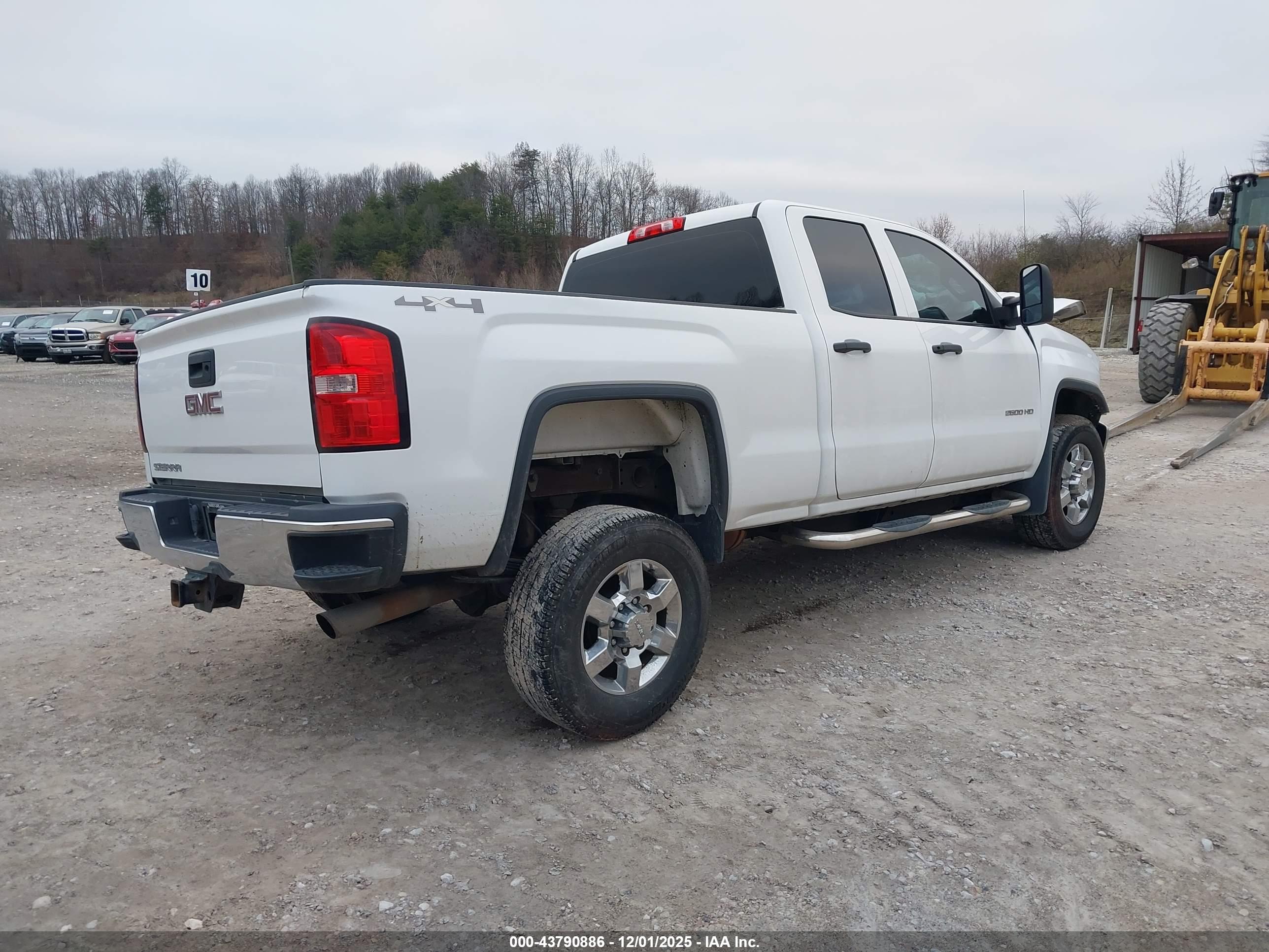 GMC SIERRA image 4