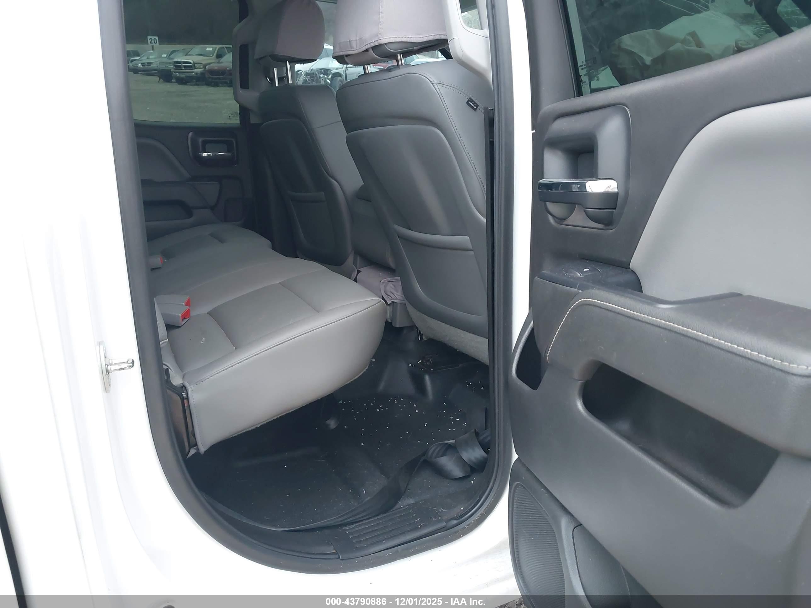 GMC SIERRA image 8