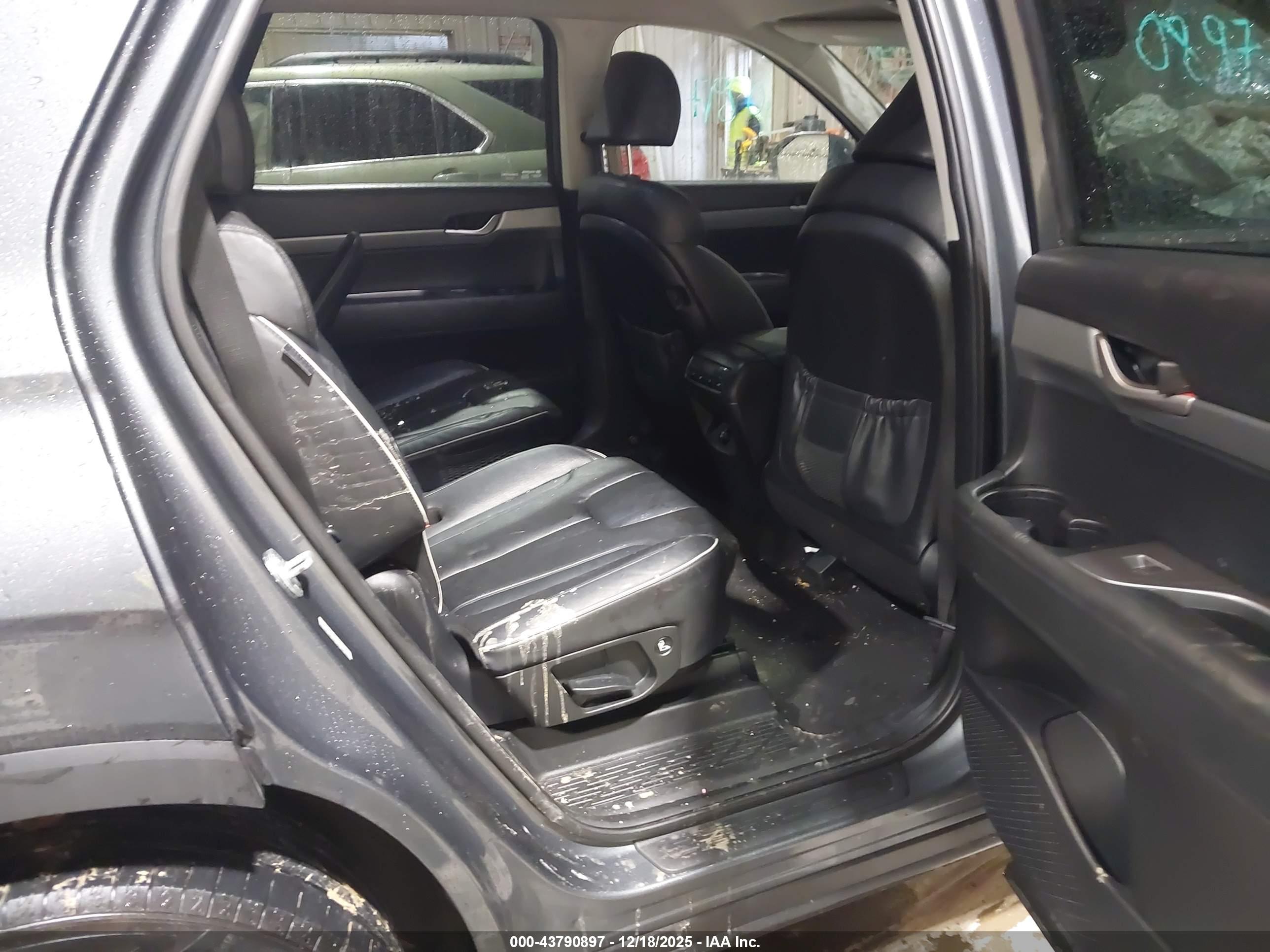 HYUNDAI PALISADE image 8