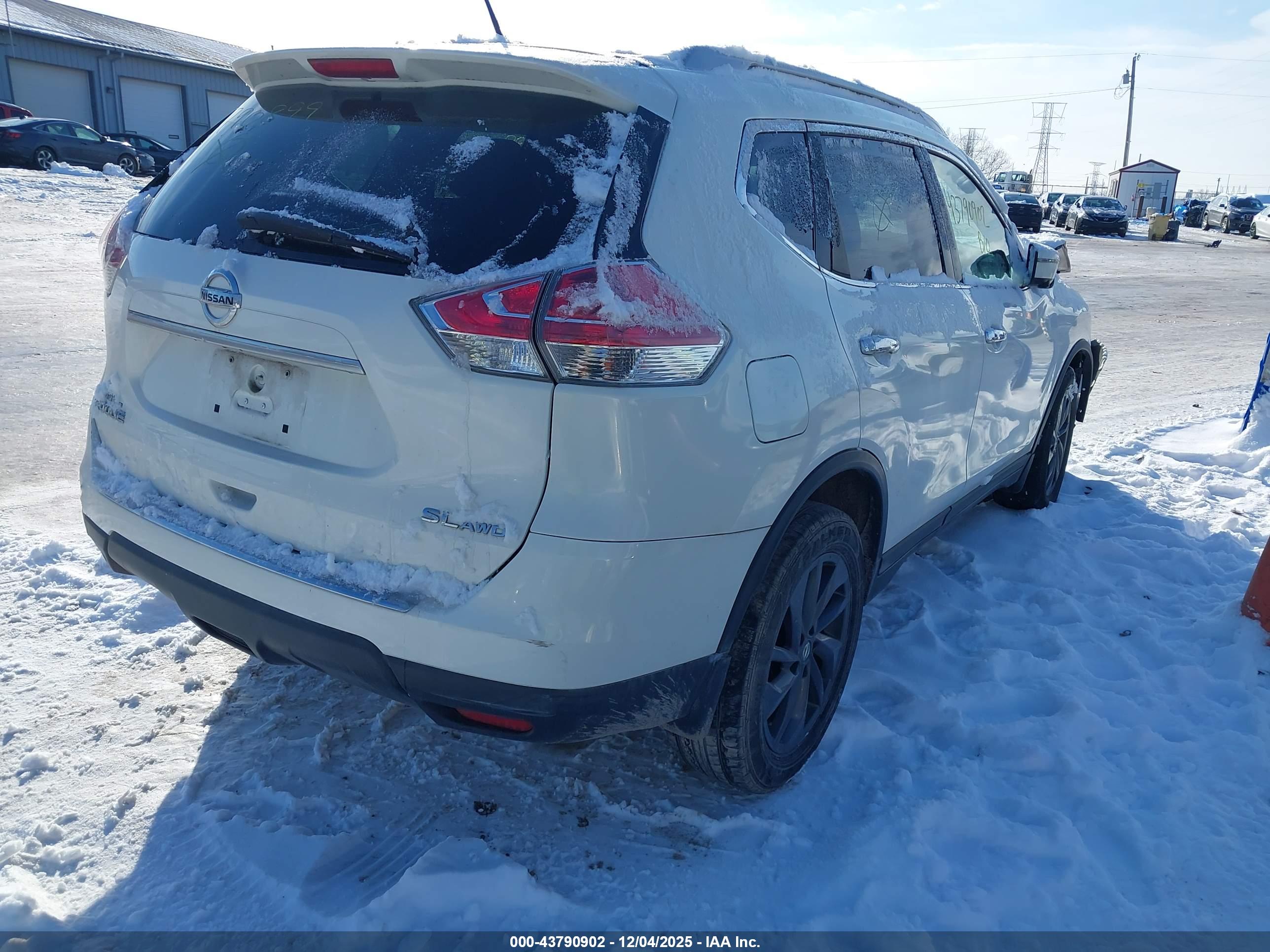 NISSAN ROGUE image 4